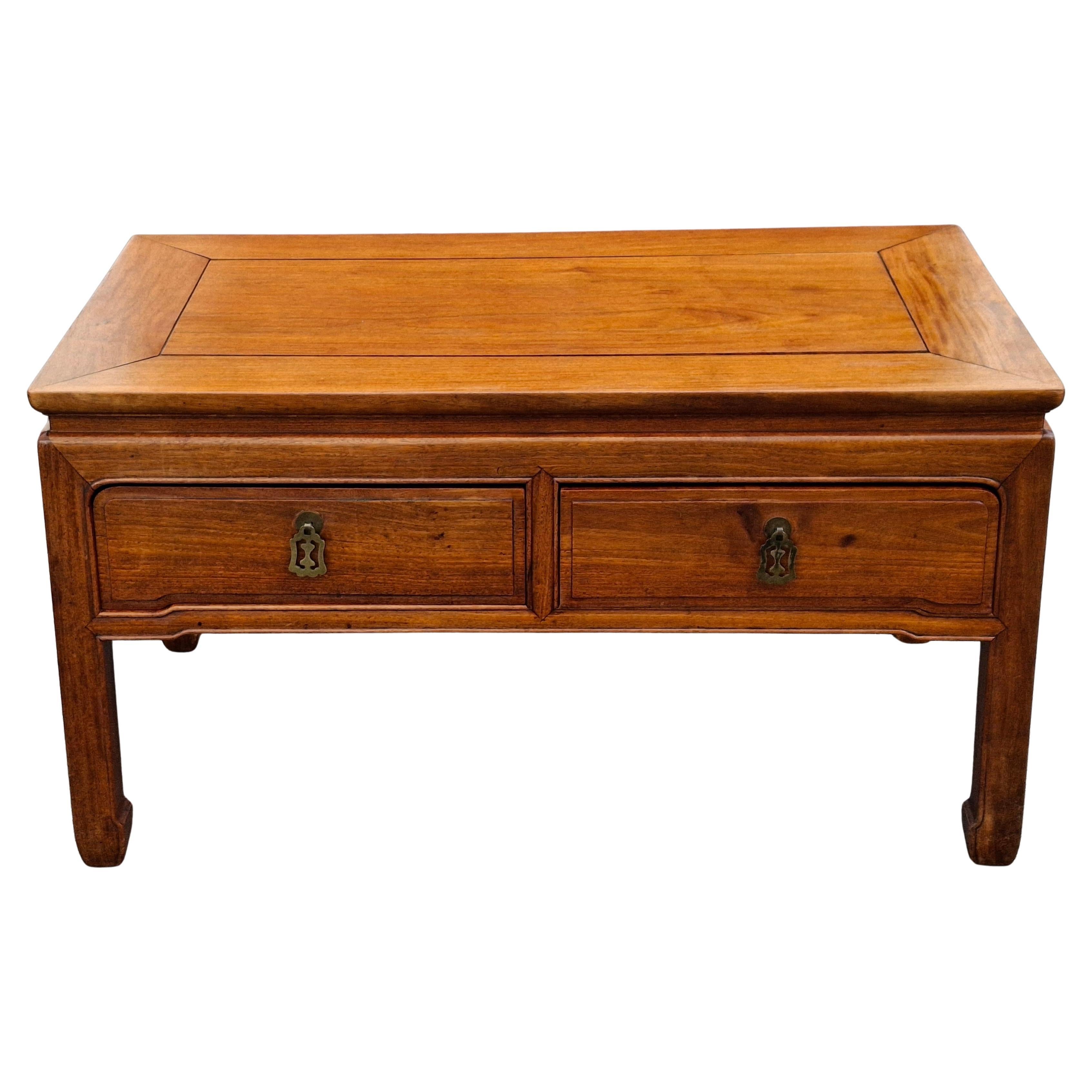 20th Century Ming Style Rosewood Two Drawer Coffee Table en venta