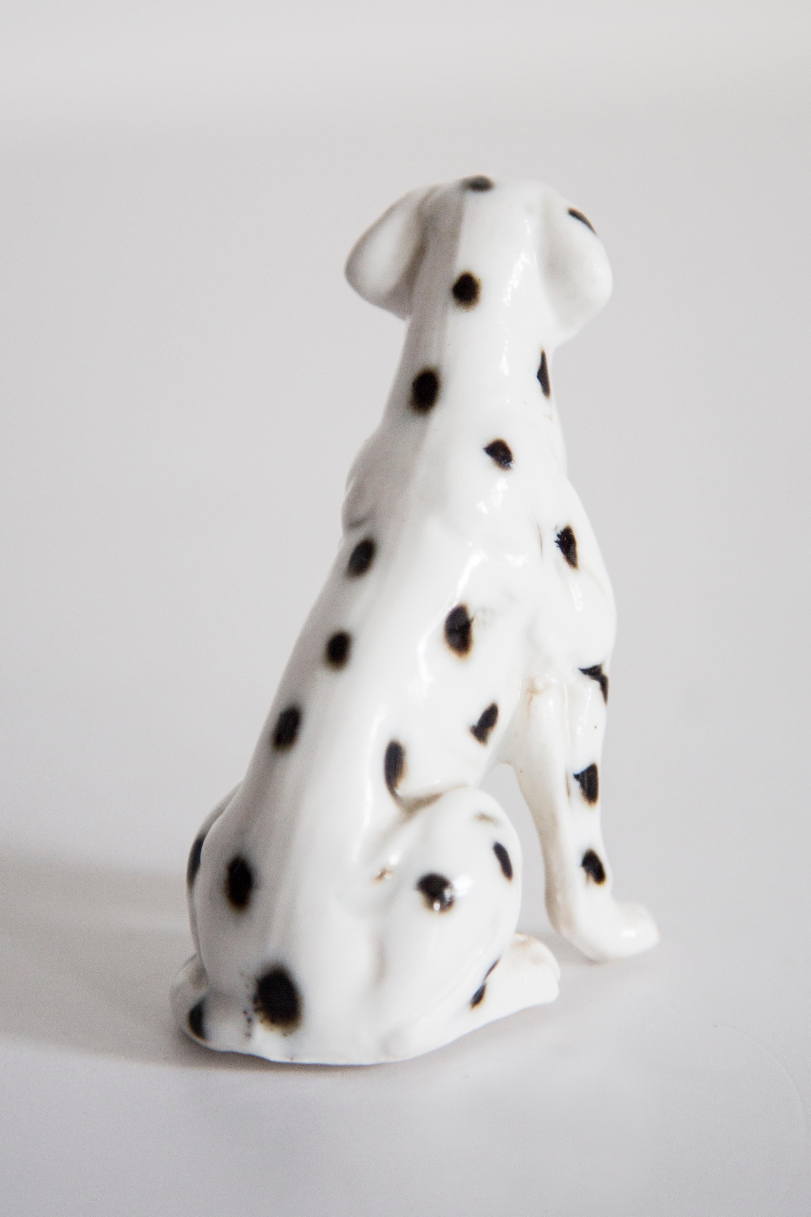 Italiano Mini scultura di cane dalmata bianco del XX secolo, Italia, anni '60