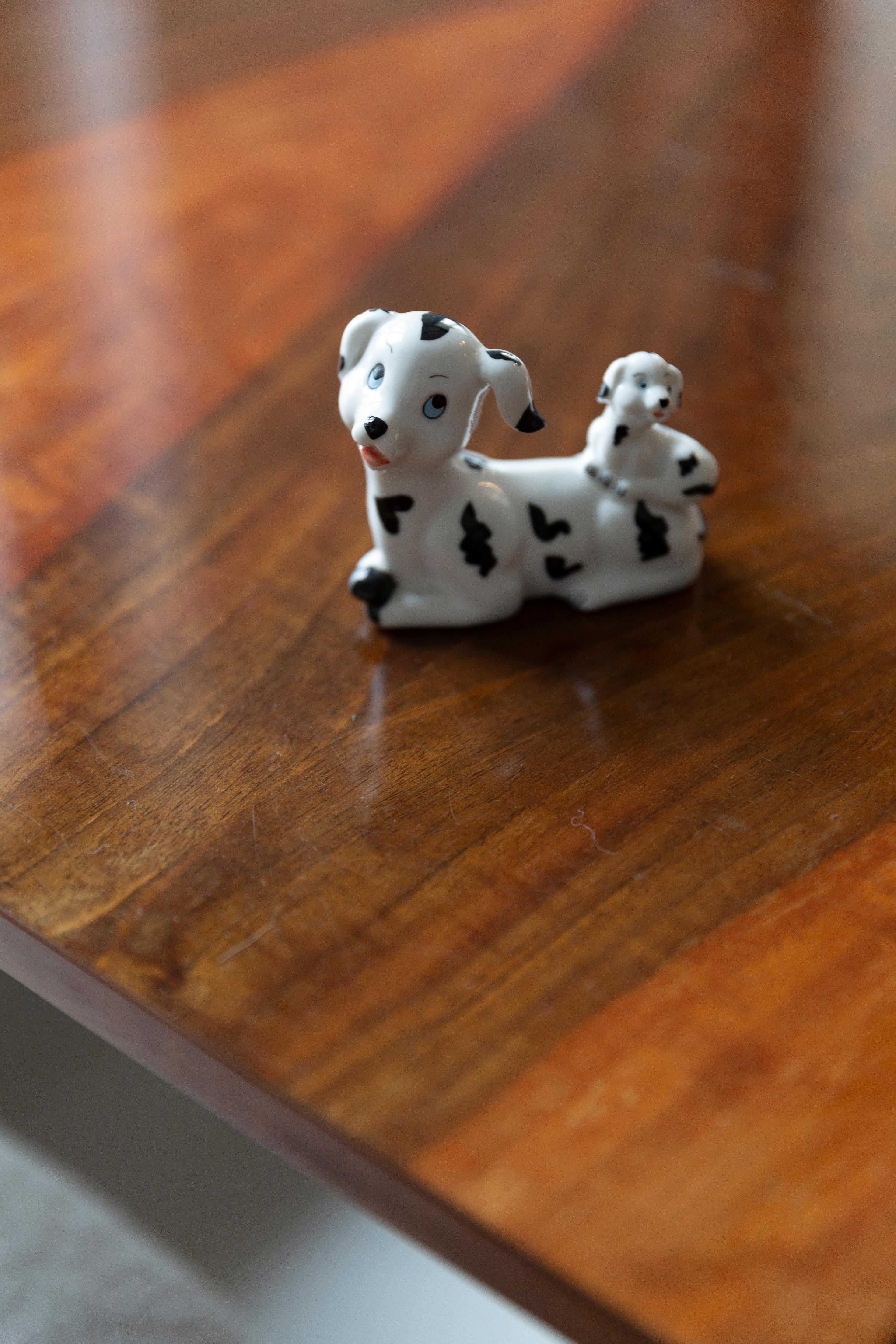 Mini-Skulptur weißer Dalmatiner Hunde des 20. Jahrhunderts, Italien, 1960er Jahre (Moderne der Mitte des Jahrhunderts) im Angebot