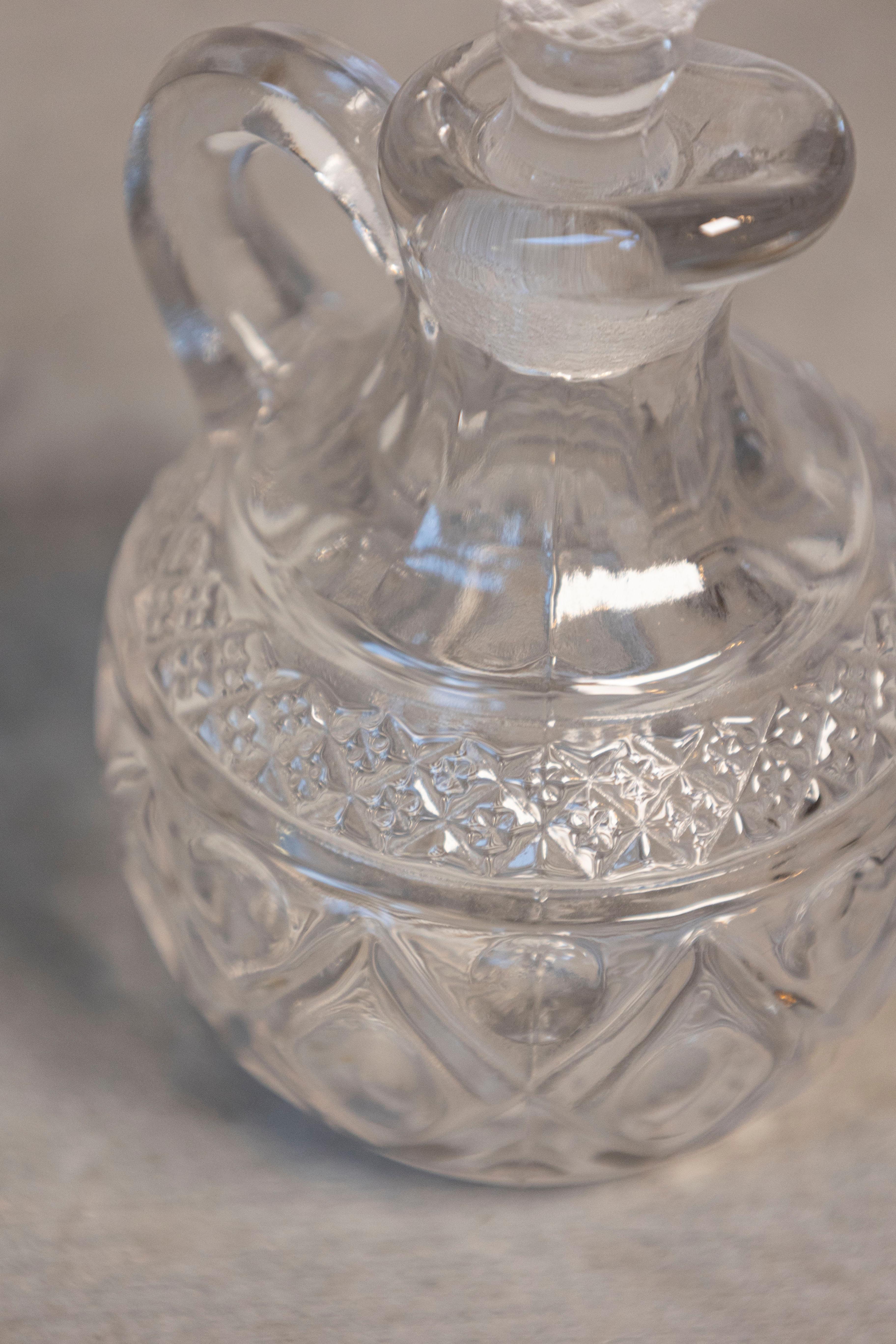 20ième siècle Pichet à huile d'olive en verre taillé miniature du 20e siècle en vente