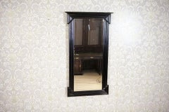Wandspiegel im Renaissance-Revival-Stil des 20. Jahrhunderts in dunklem Kiefernholzrahmen