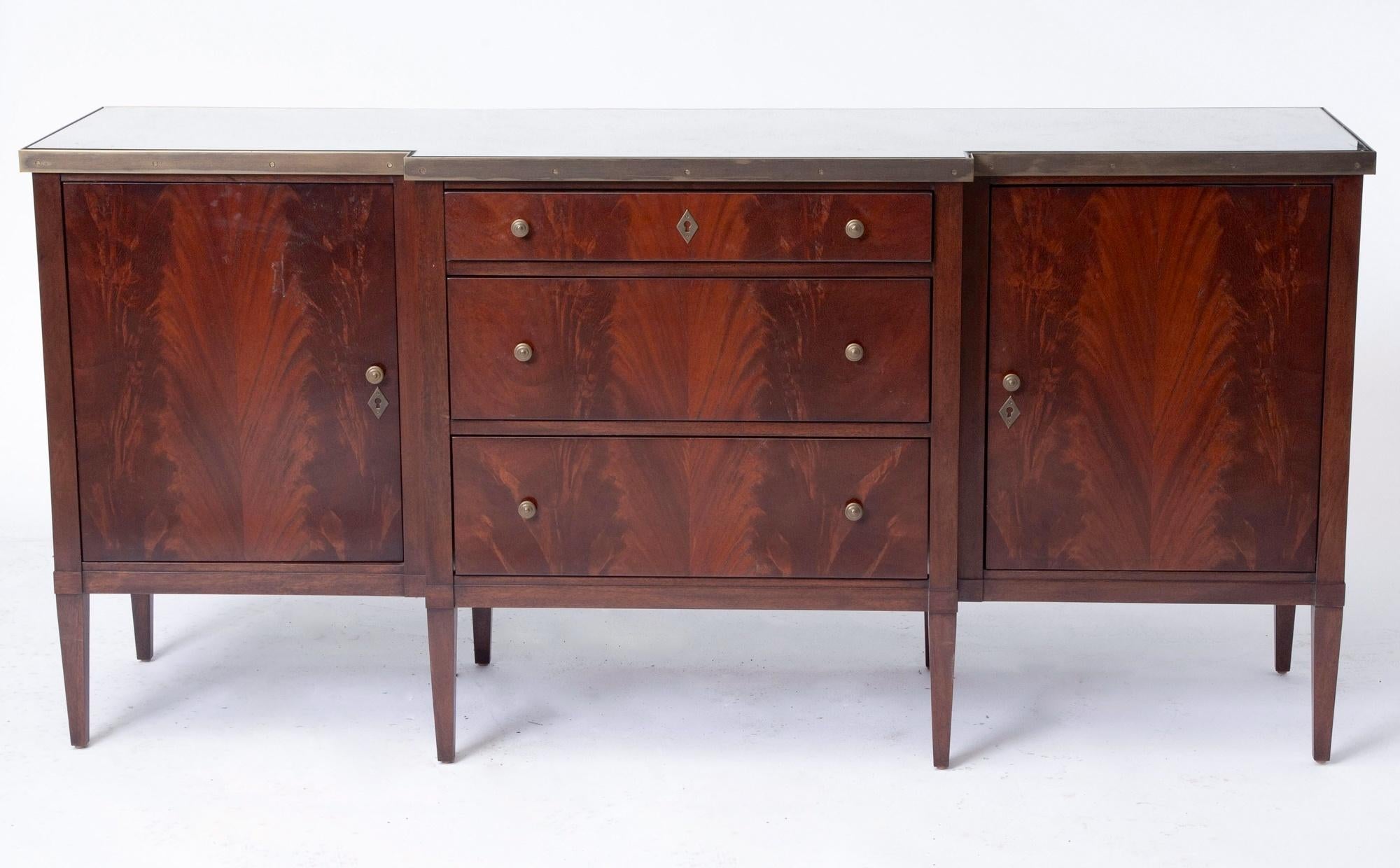 20th Century Mirrored Top & Mahogany Wood Sideboard/Credenza By Dessin Fournir For Sale 5