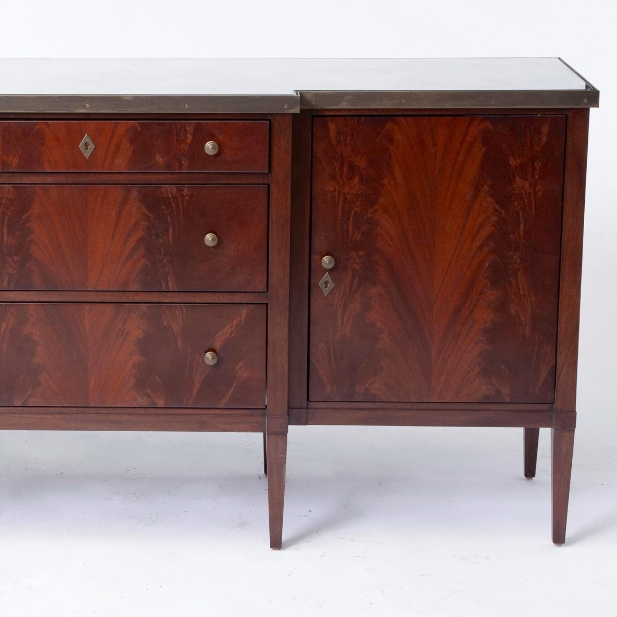 Hand-Carved 20th Century Mirrored Top & Mahogany Wood Sideboard/Credenza By Dessin Fournir For Sale