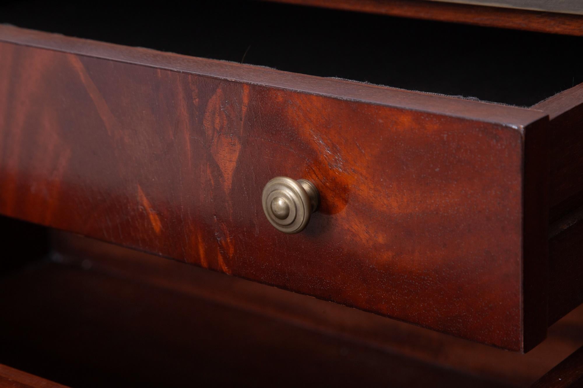20th Century Mirrored Top & Mahogany Wood Sideboard/Credenza By Dessin Fournir For Sale 2