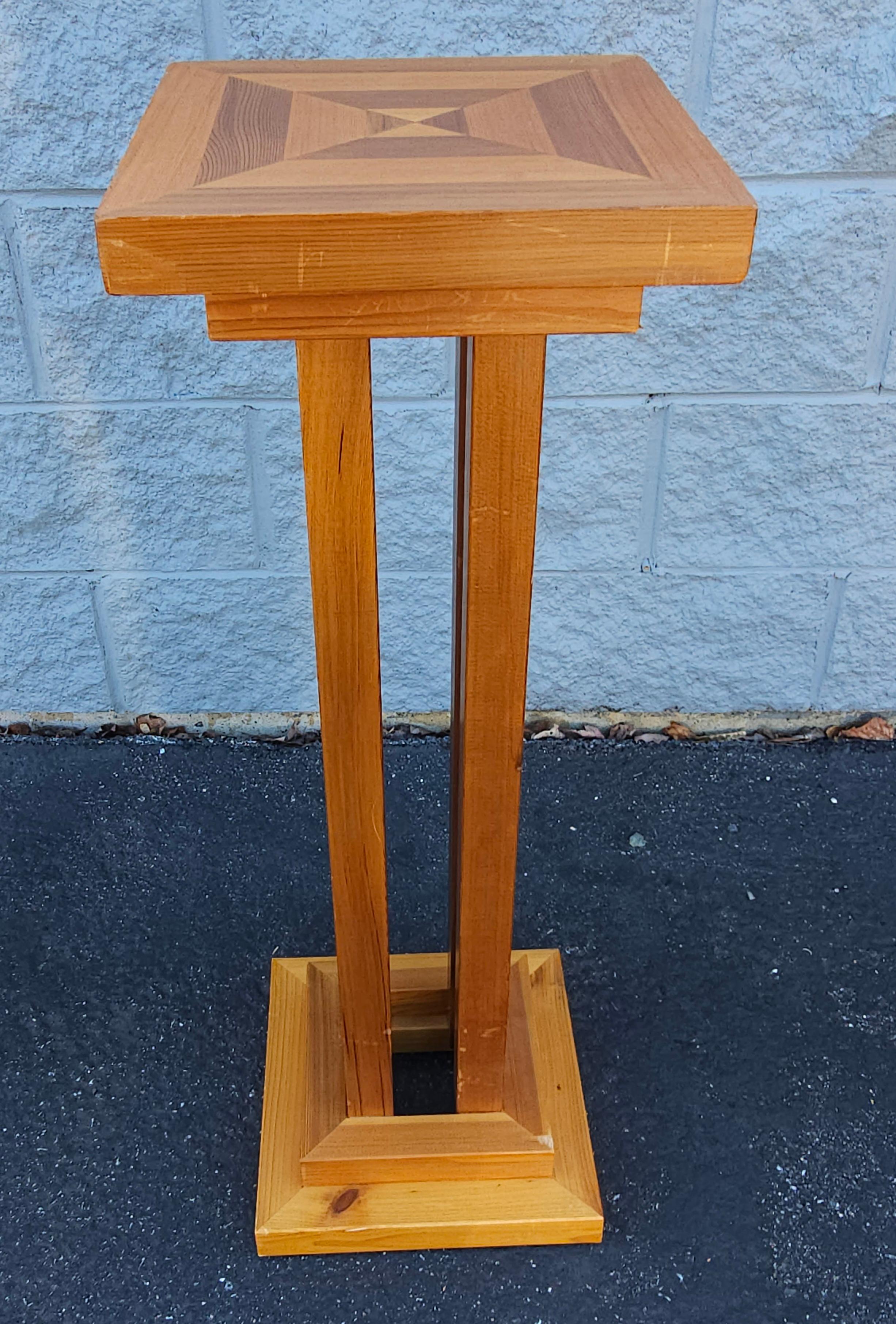 20th Century Mixed Fruitwood Parquetry Pedestal Plant Stand In Good Condition For Sale In Germantown, MD