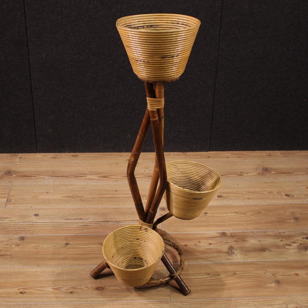 jarrón de madera de bambú italiano de diseño moderno del siglo XX Soporte para plantas, 1960 en venta 1