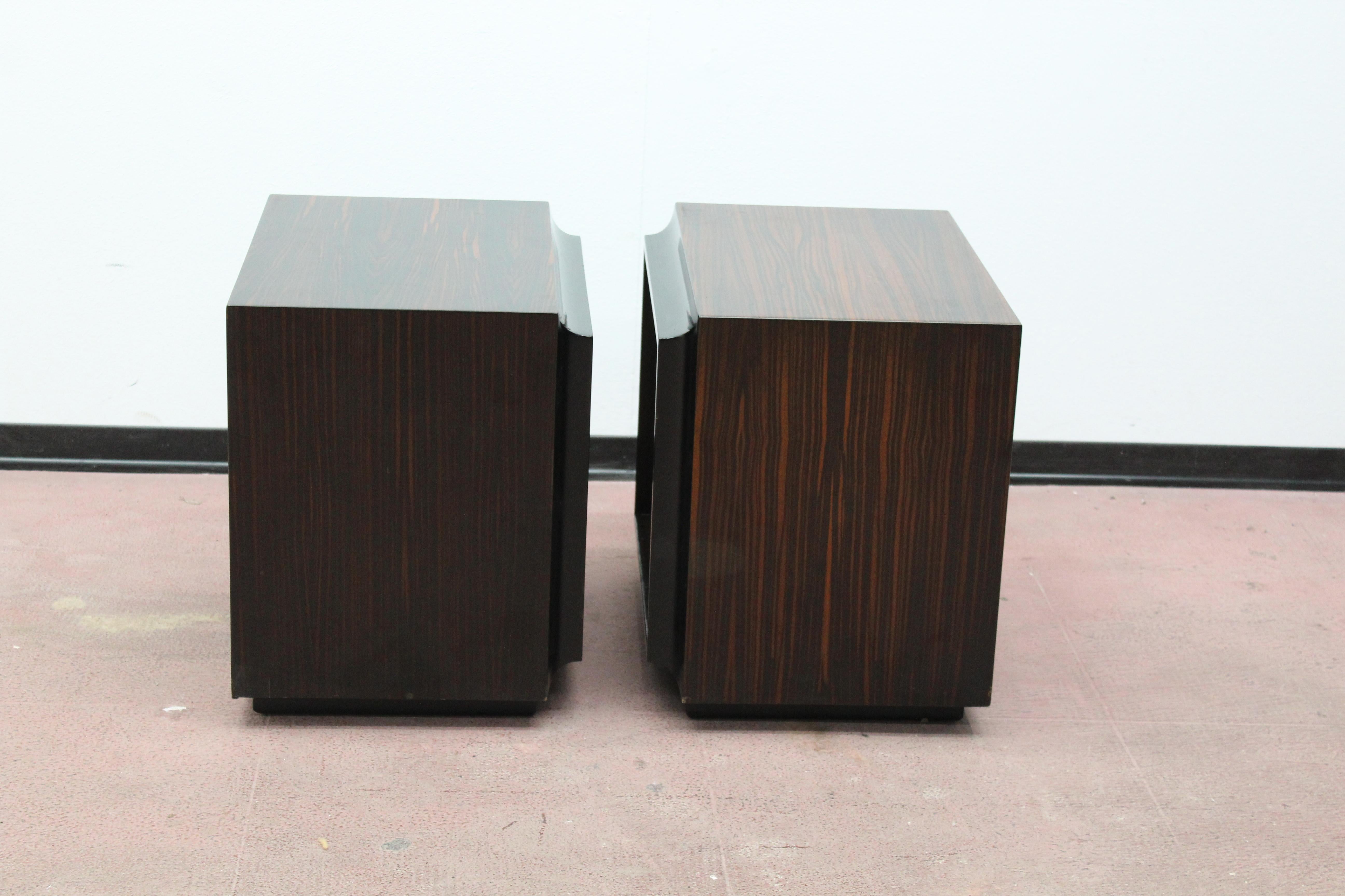 20th Century Modern Design Rosewood Set of 2 Nightstands 6