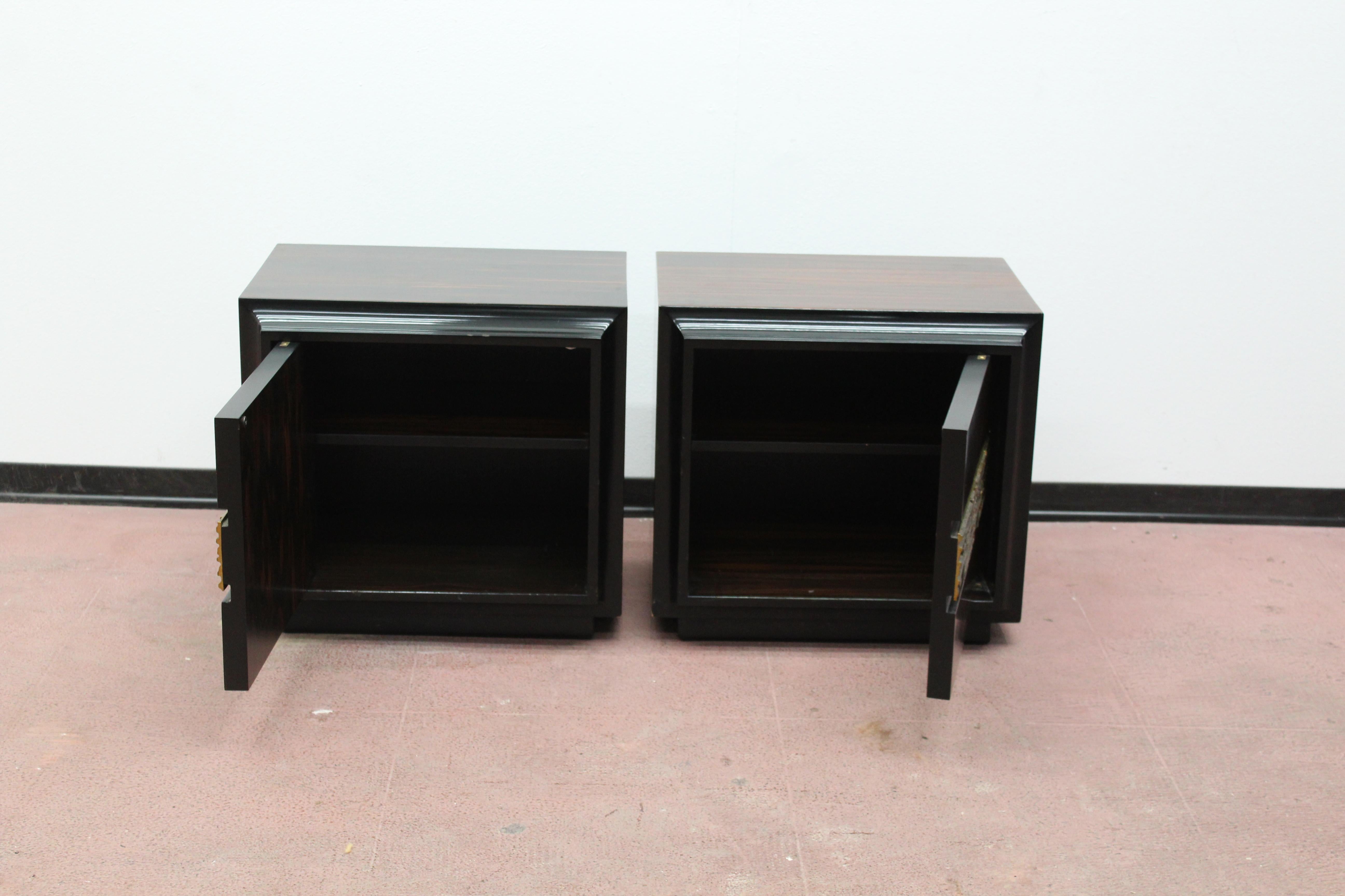 Italian 20th Century Modern Design Rosewood Set of 2 Nightstands