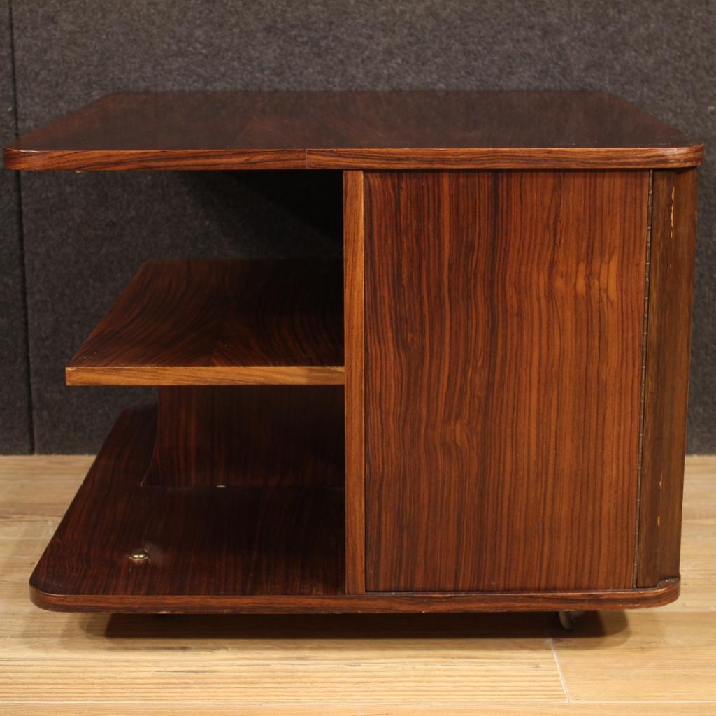 20th Century Modern Design Wood Italian Coffee Table, 1970 in vendita 1