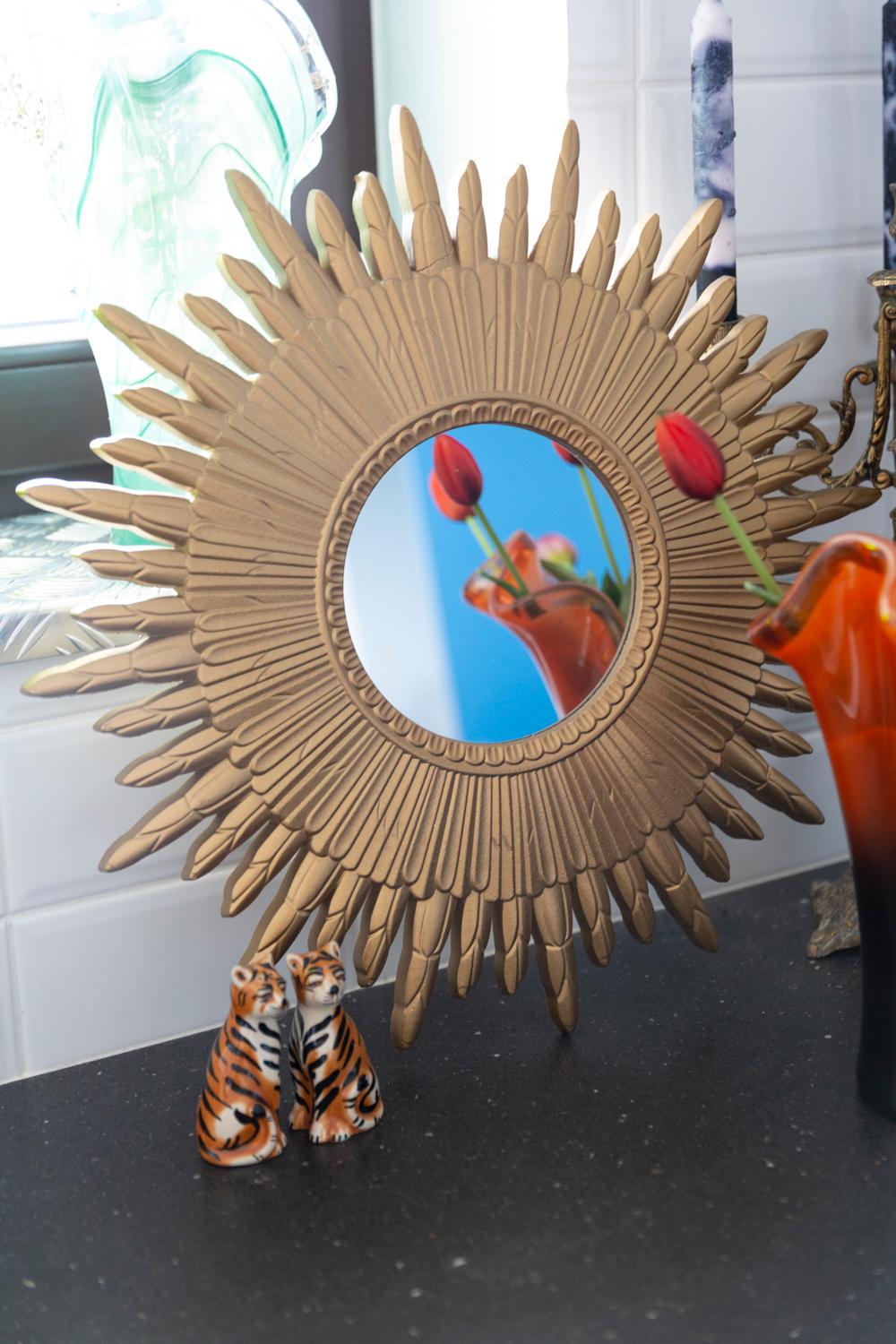 Mid-Century Modern 20e siècle, moderne Miroir à gros soleil italien doré, bois doré, années 1960 en vente