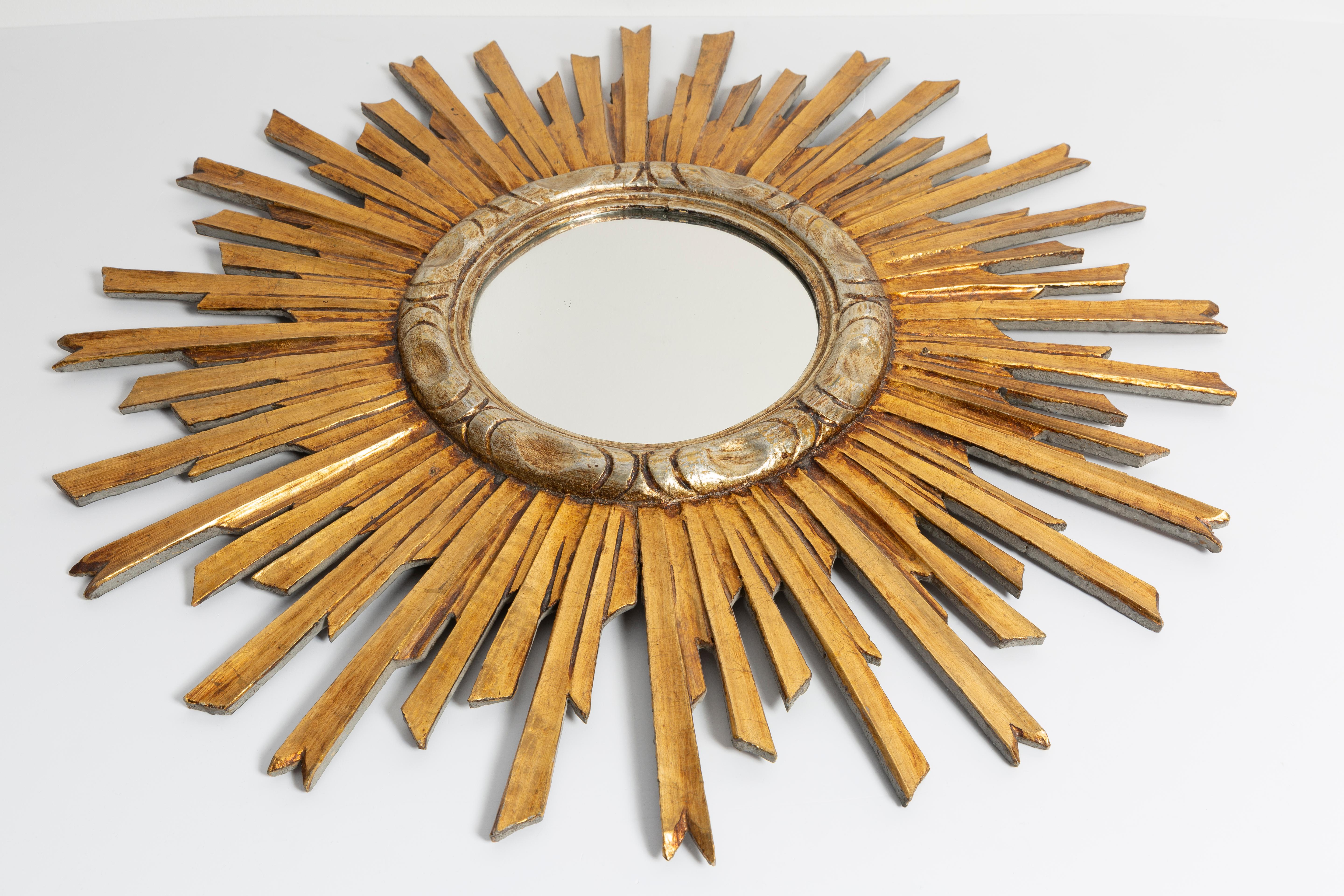 20th Century, Modern Gold Italian Big Sunburst Mirror, Giltwood, 1960s For Sale 1