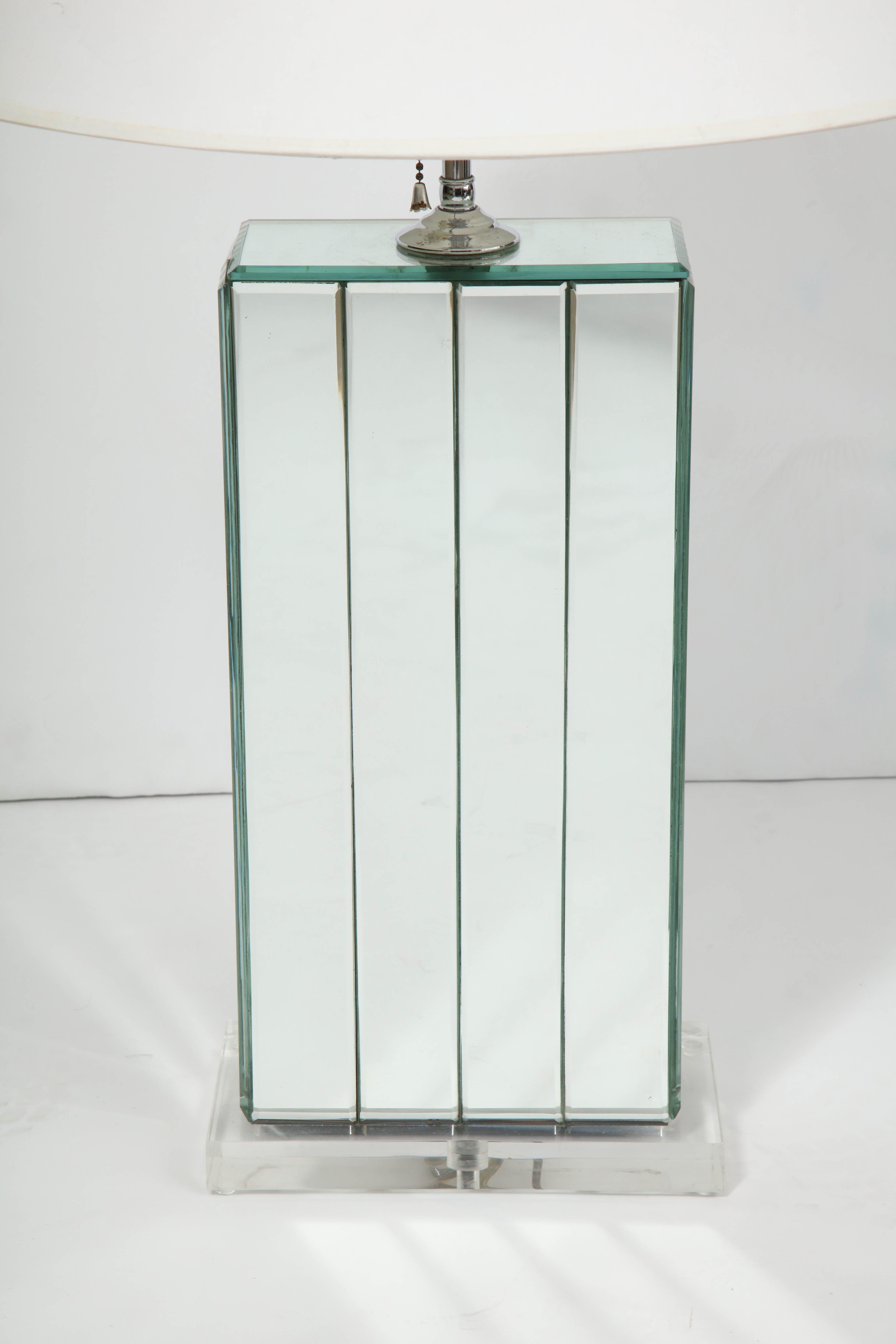 20th century modern mirrored lamp on rectangular Lucite base, 