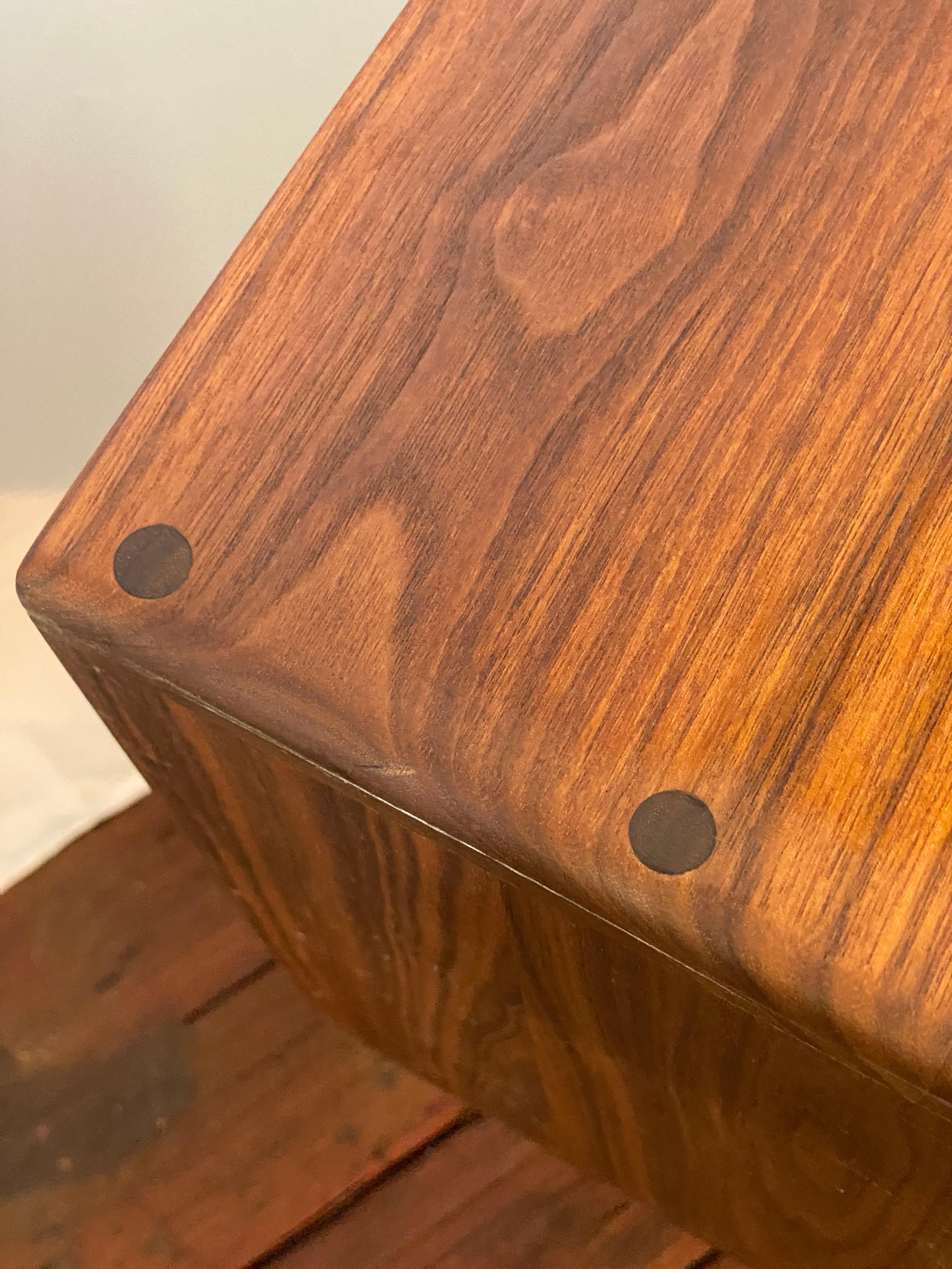 Cubos de registro de nogal modernos del siglo XX en venta 3