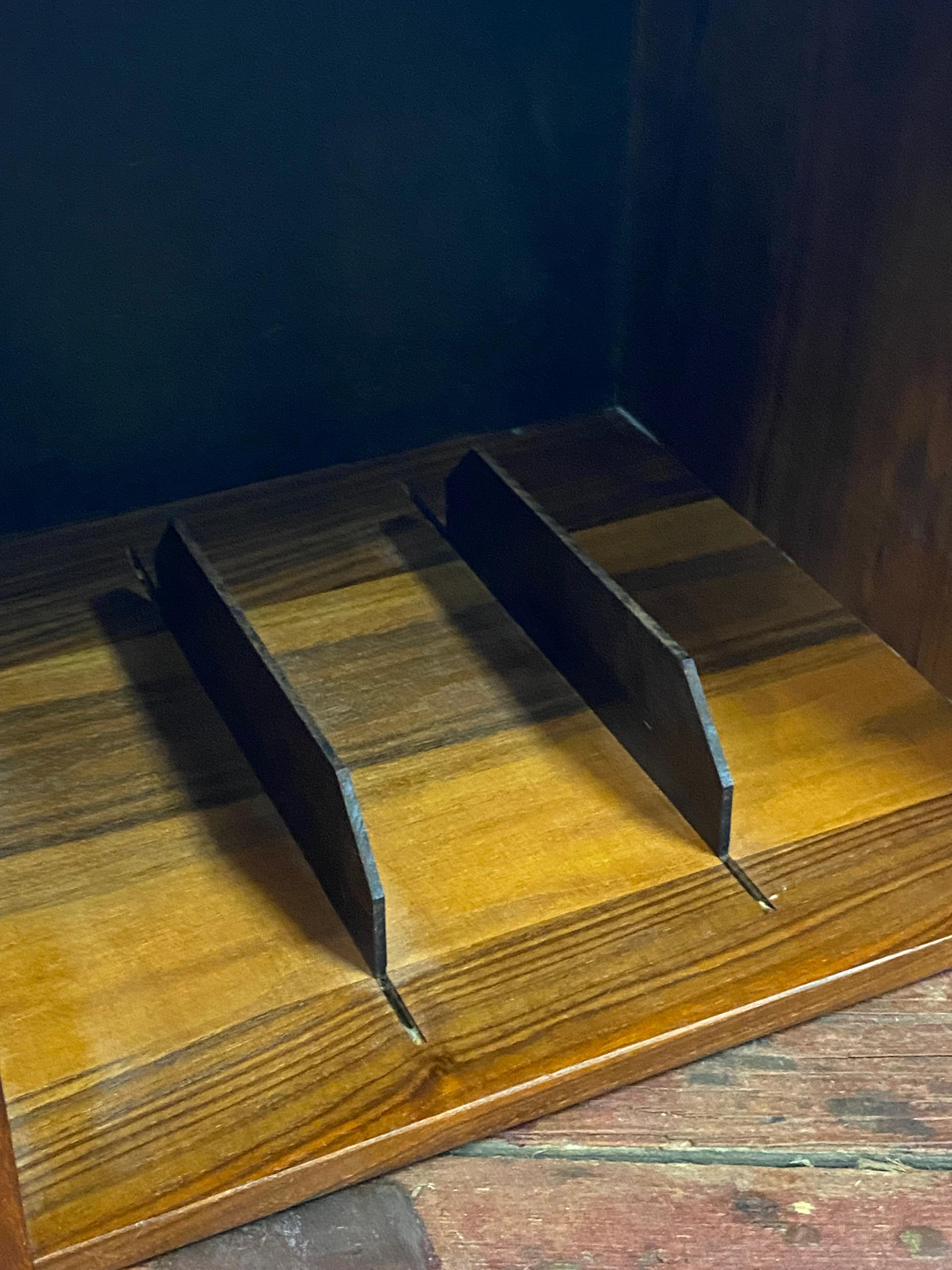 Cubos de registro de nogal modernos del siglo XX en venta 4