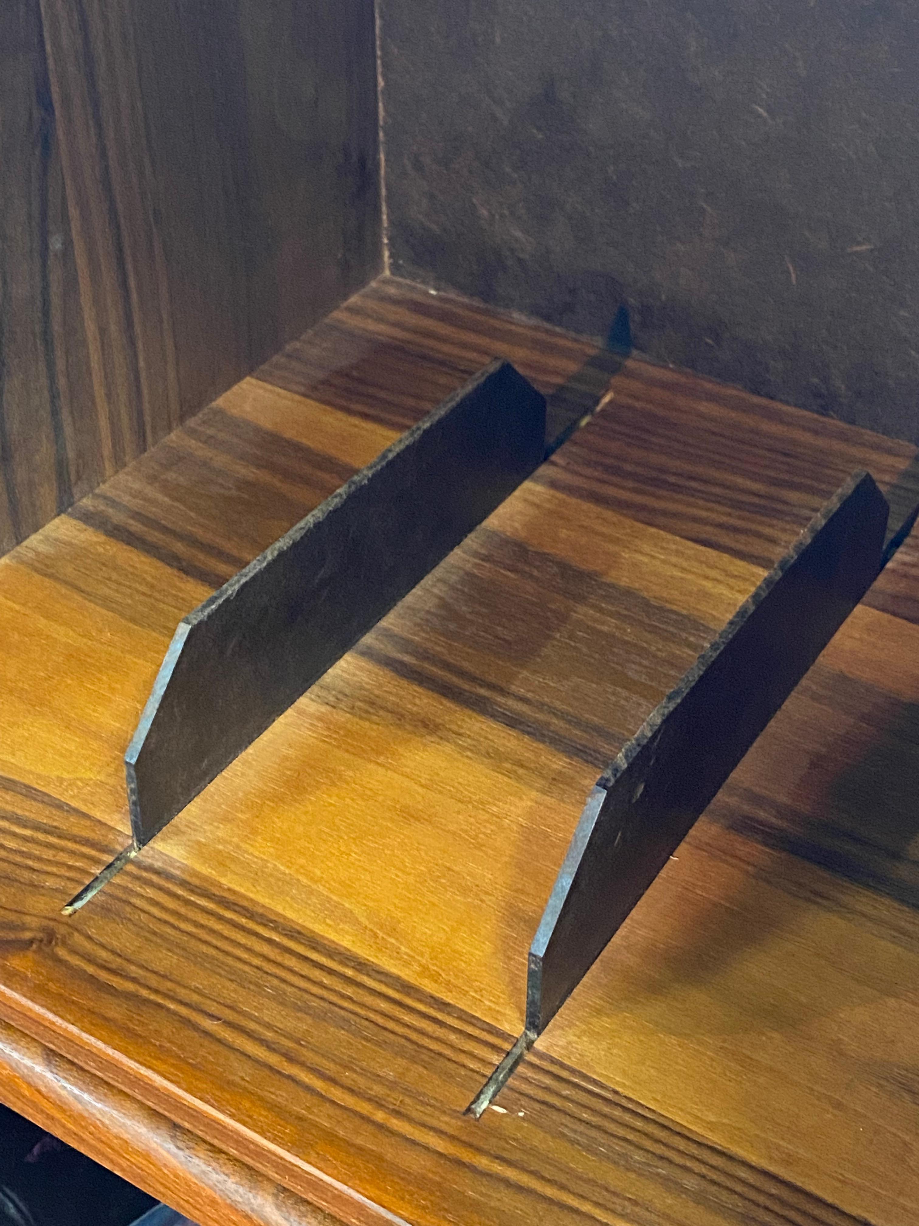 Cubos de registro de nogal modernos del siglo XX en venta 5