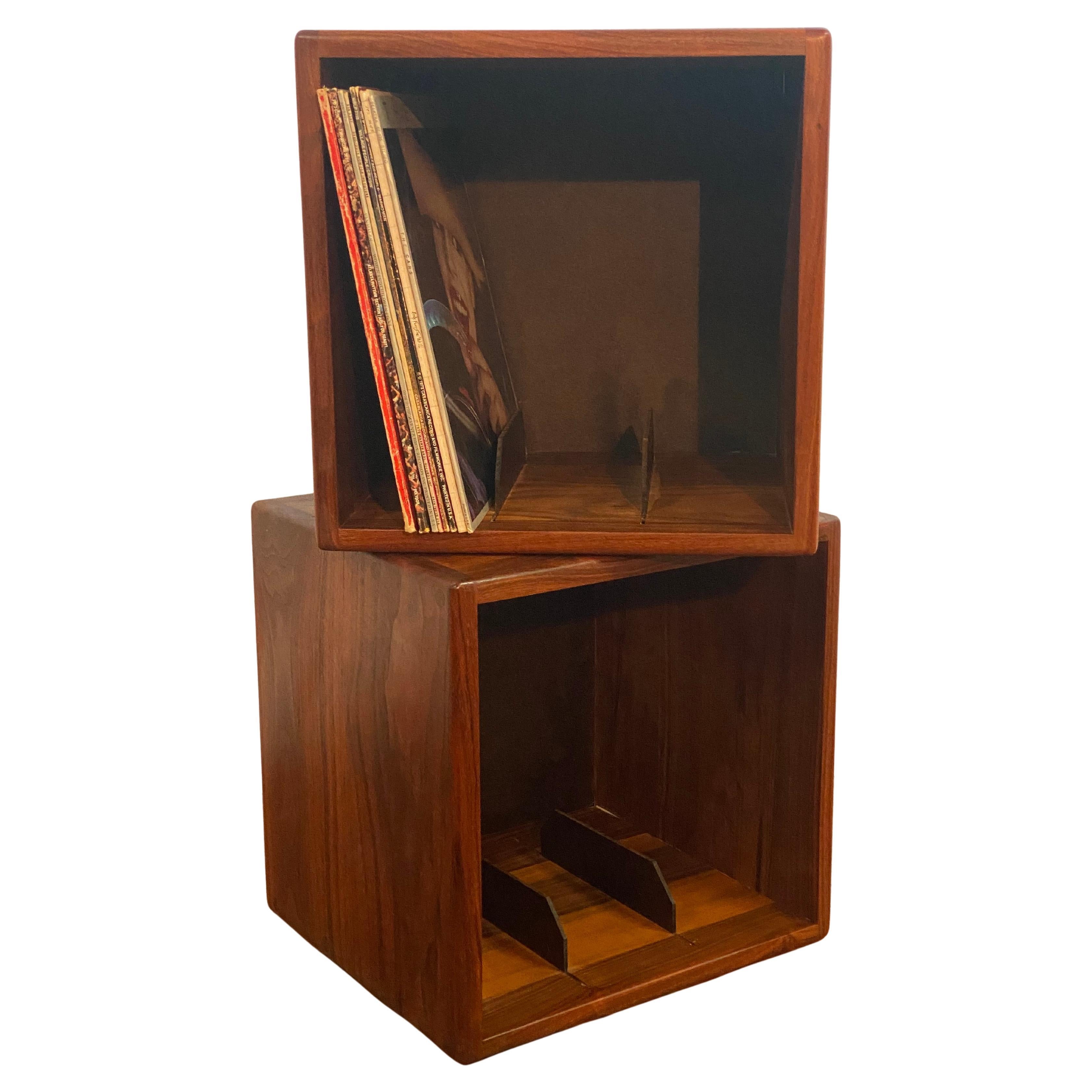 Cubos de registro de nogal modernos del siglo XX en venta