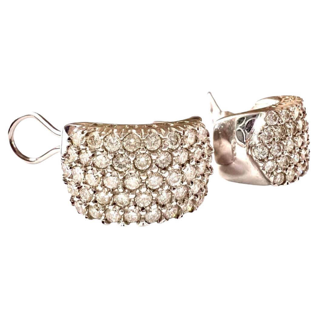 Boucles d'oreilles en or blanc 18k du 20e siècle avec diamants en vente