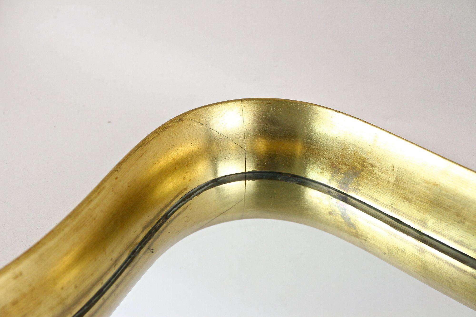 Feuille d'or 20th Century Modernist Gilt Wall Mirror Attributed to Max Welz, Austria ca.1940s en vente
