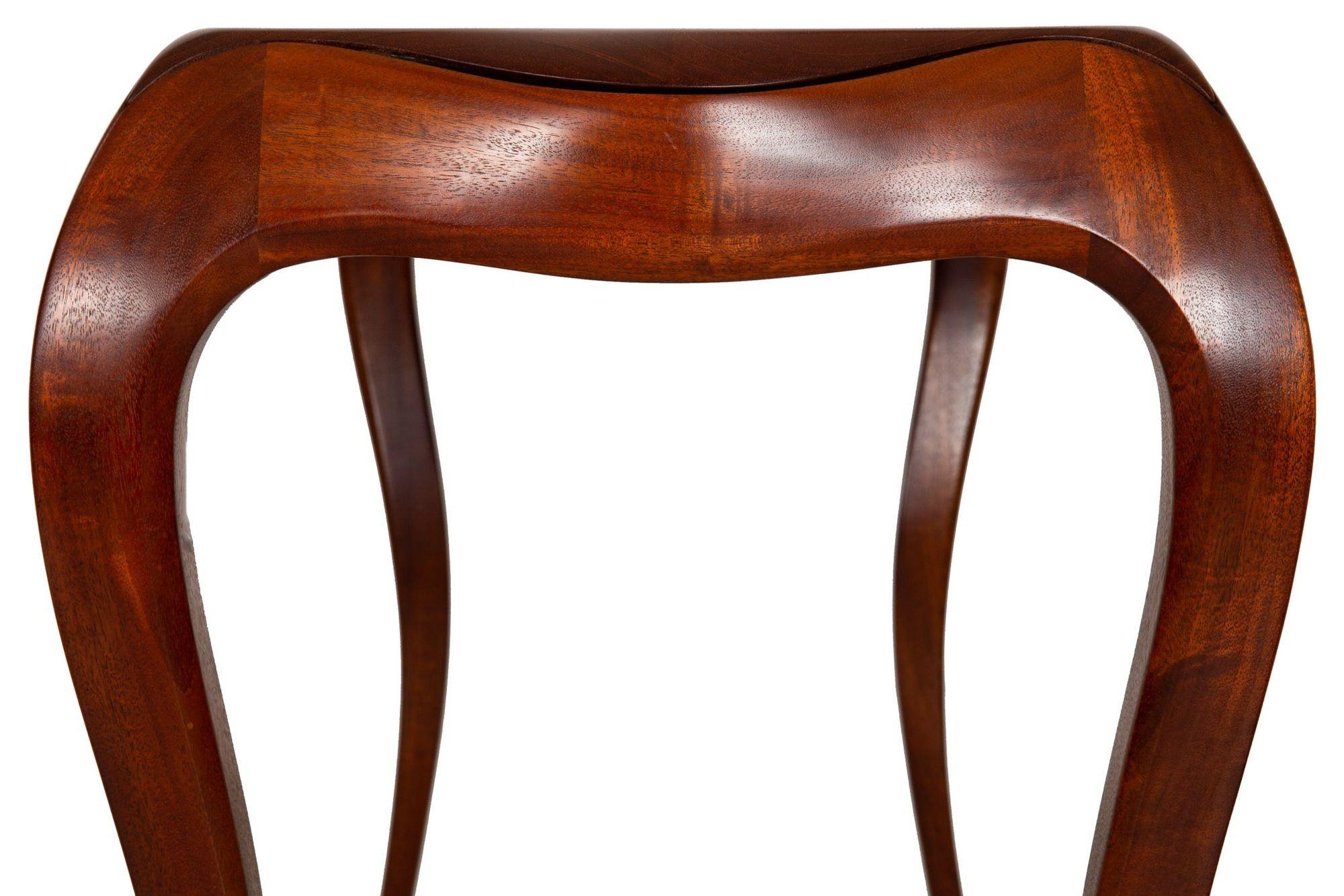 Table console en acajou serpentin moderniste du 20e siècle en vente 9