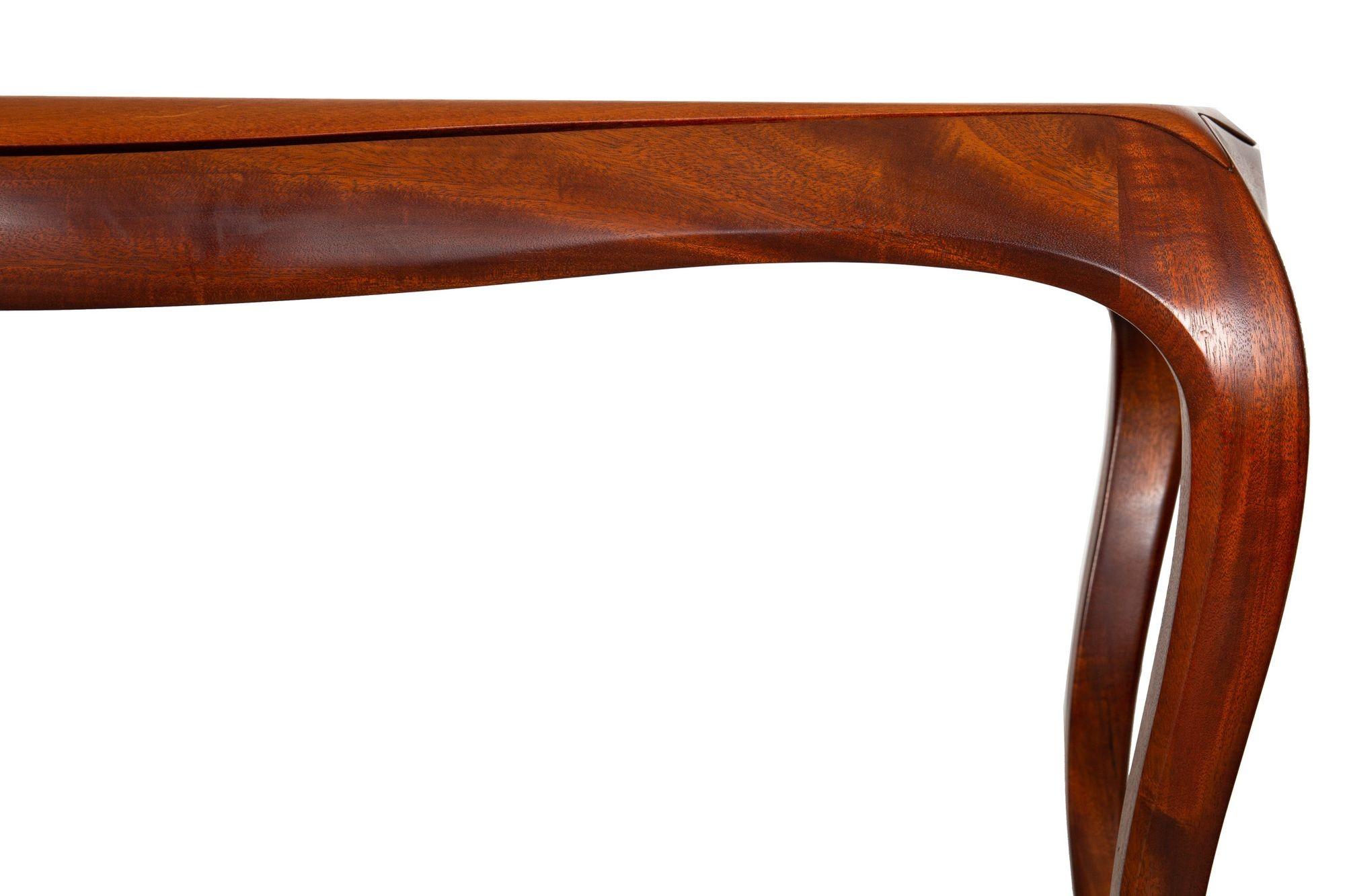 Table console en acajou serpentin moderniste du 20e siècle en vente 1