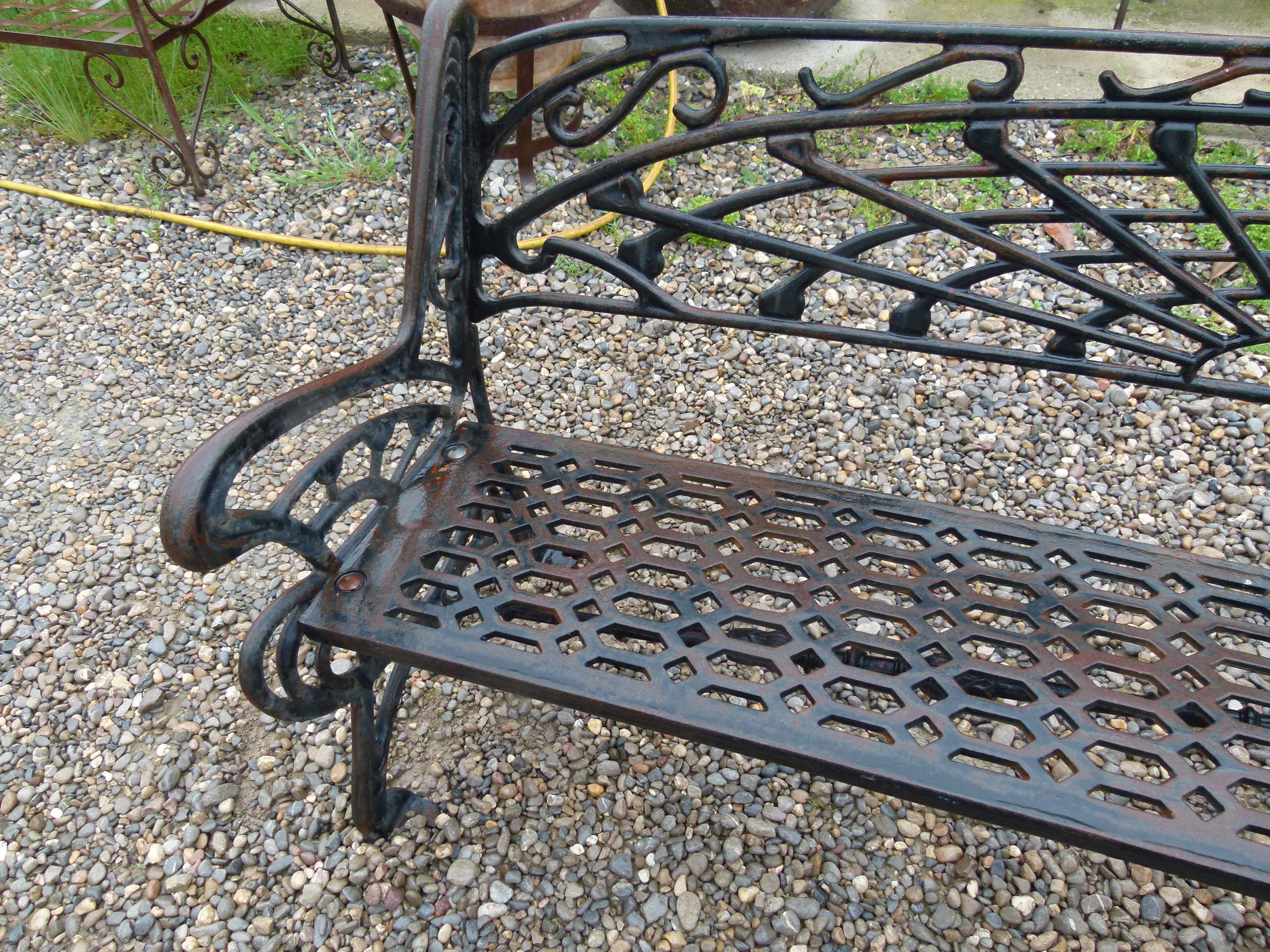 Espagnol Banc de jardin de style moderniste du 20e siècle, en fonte, Espagne