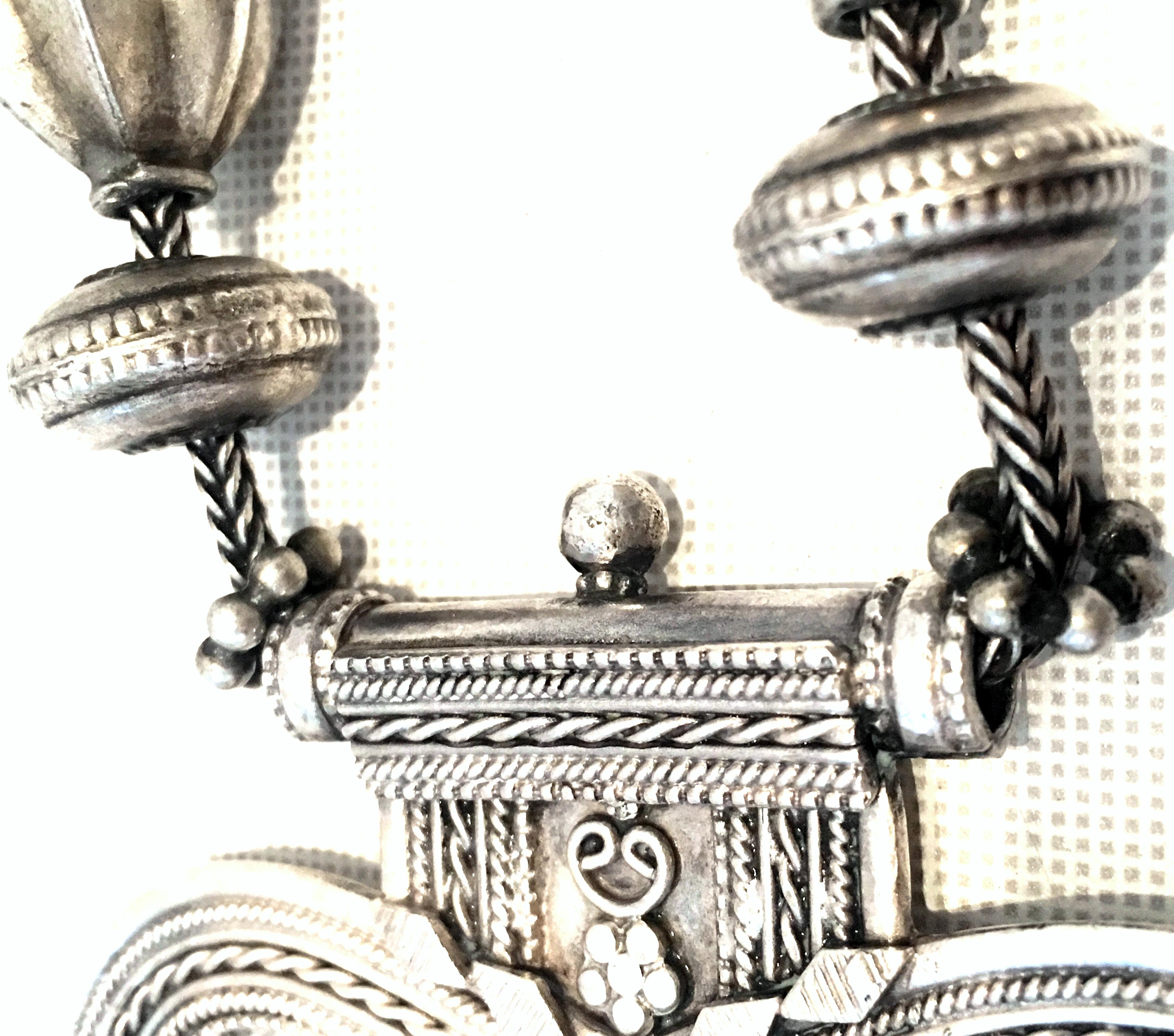 20th Century Monumental Rajasthan Silver & Lapis Lazuli Heart Pendant Necklace For Sale 4