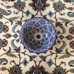 20th Century Moroccan Hand Painted Round Ceramic Sink in White and Blue