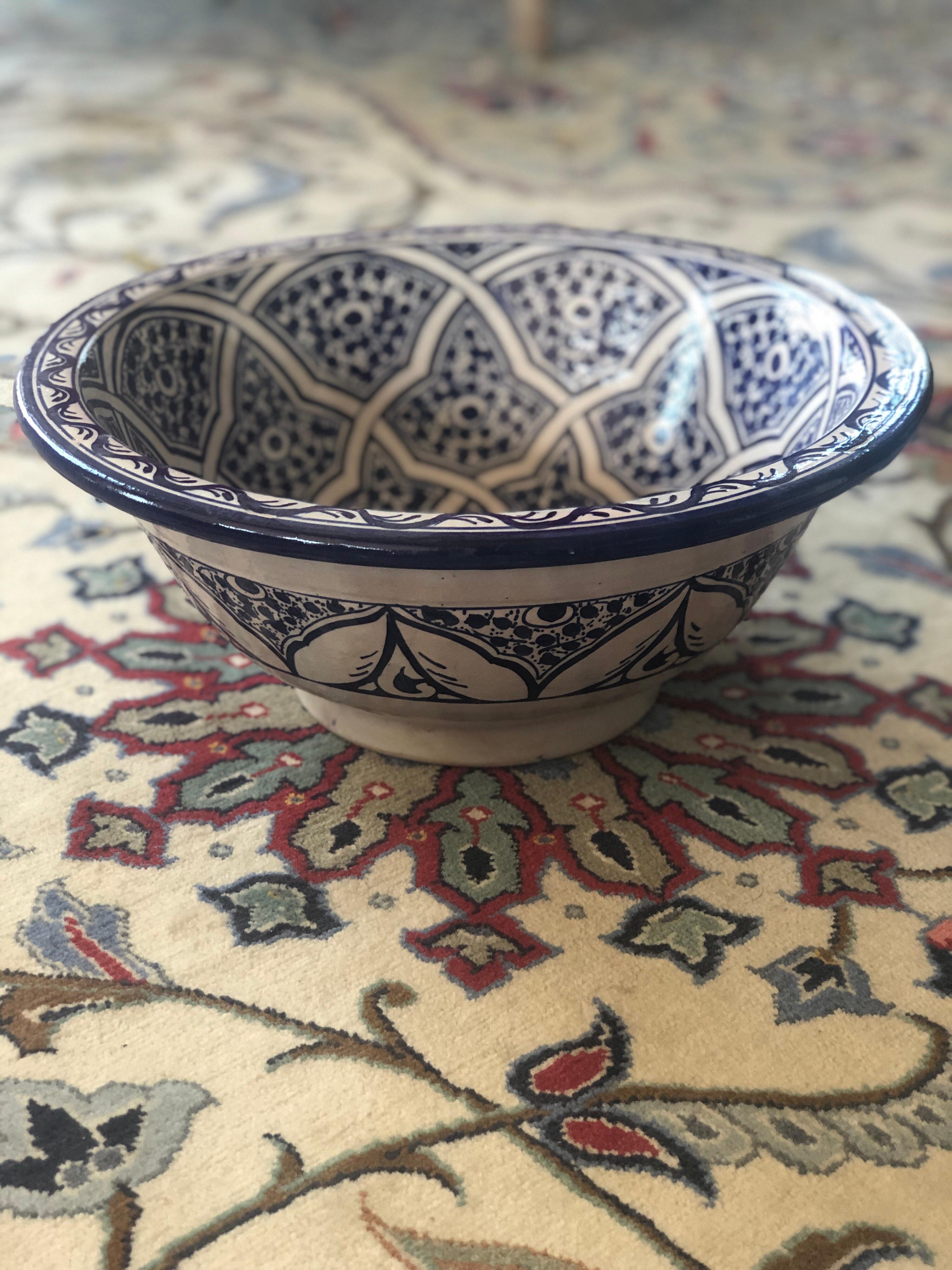 Hand-Painted 20th Century Moroccan Hand Painted Round Ceramic Sink in White and Blue