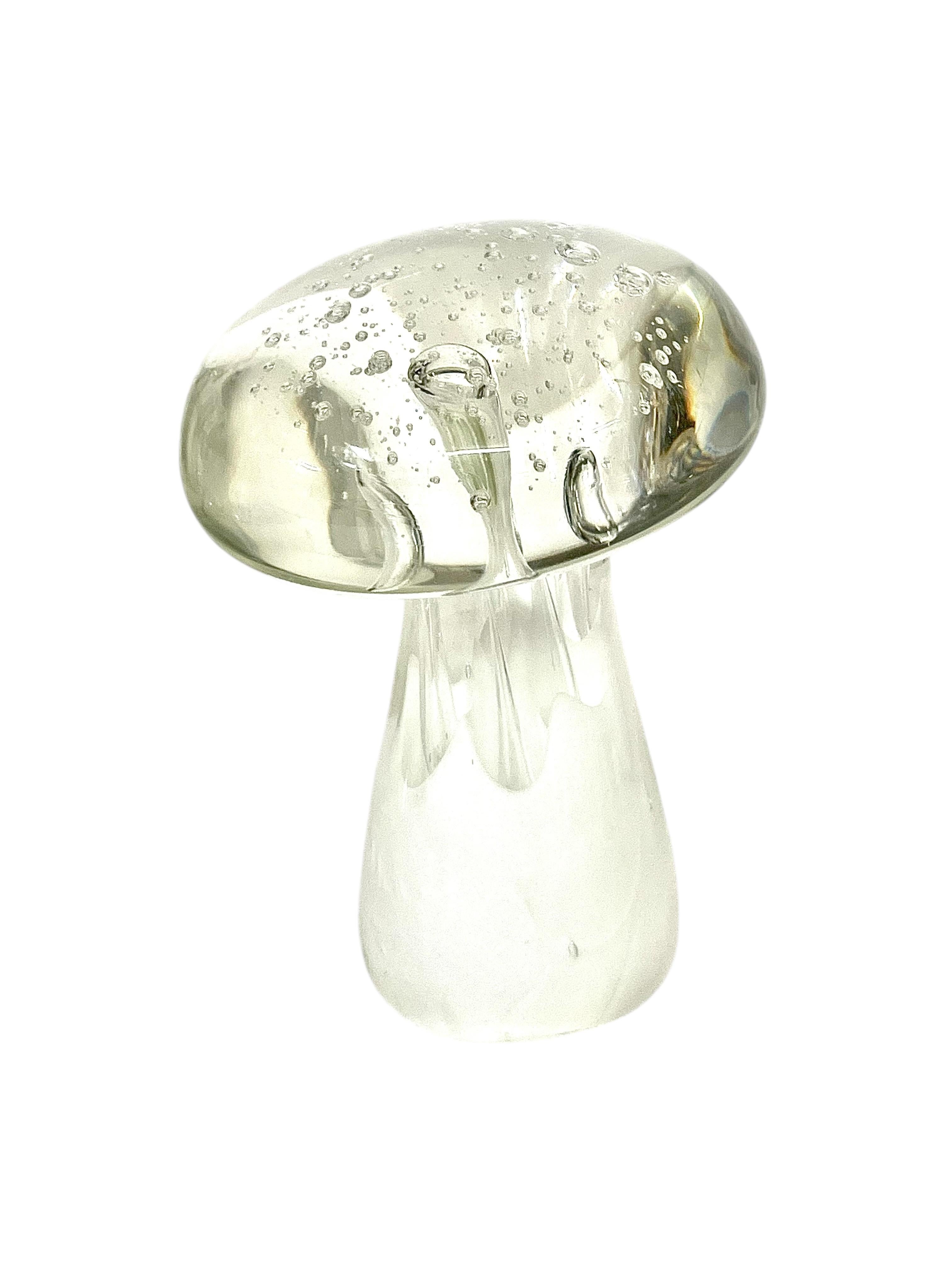 20th Century Murano Blown Glass Paperweight Mushroom For Sale 6