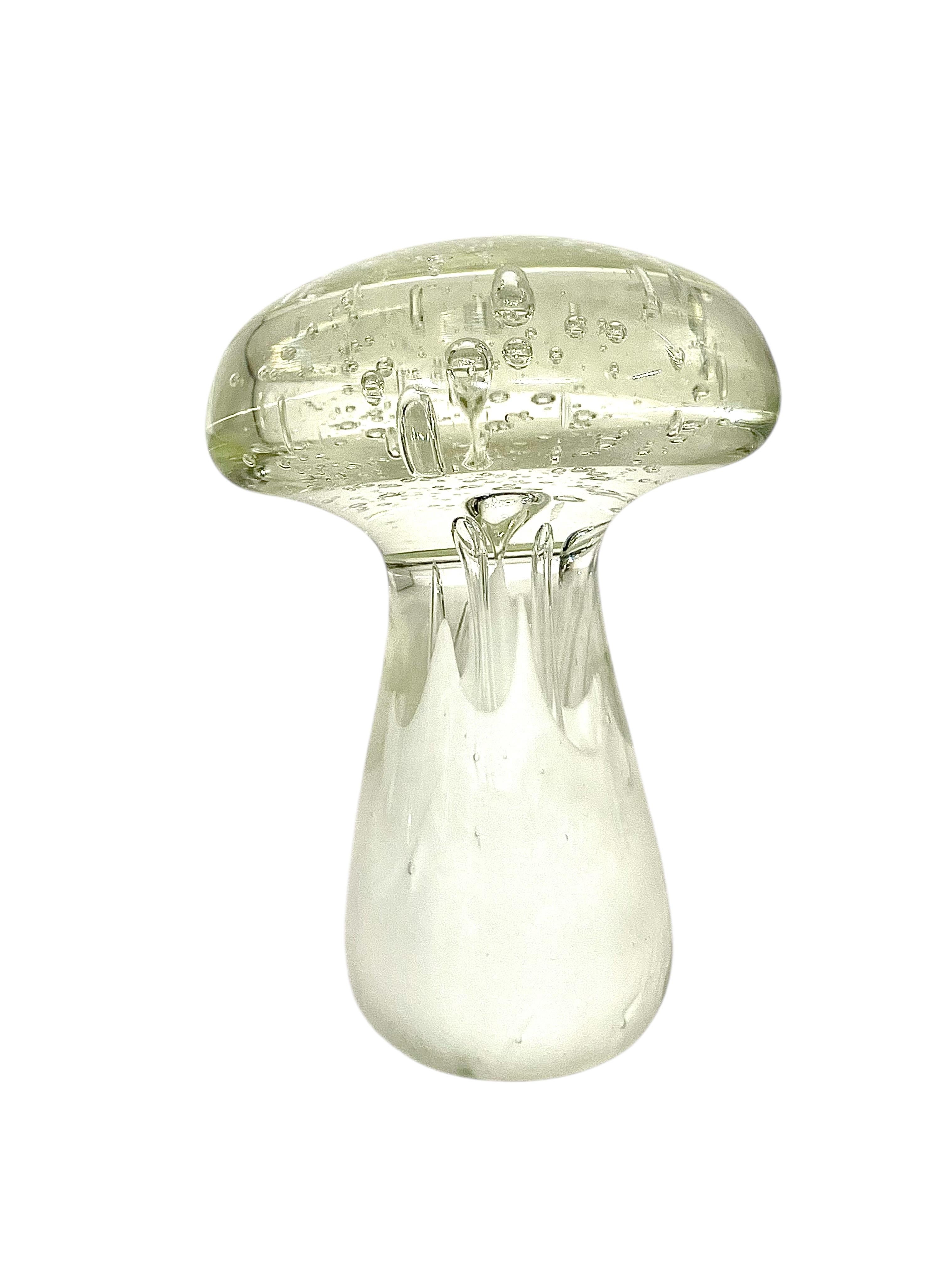 20th Century Murano Blown Glass Paperweight Mushroom For Sale 1