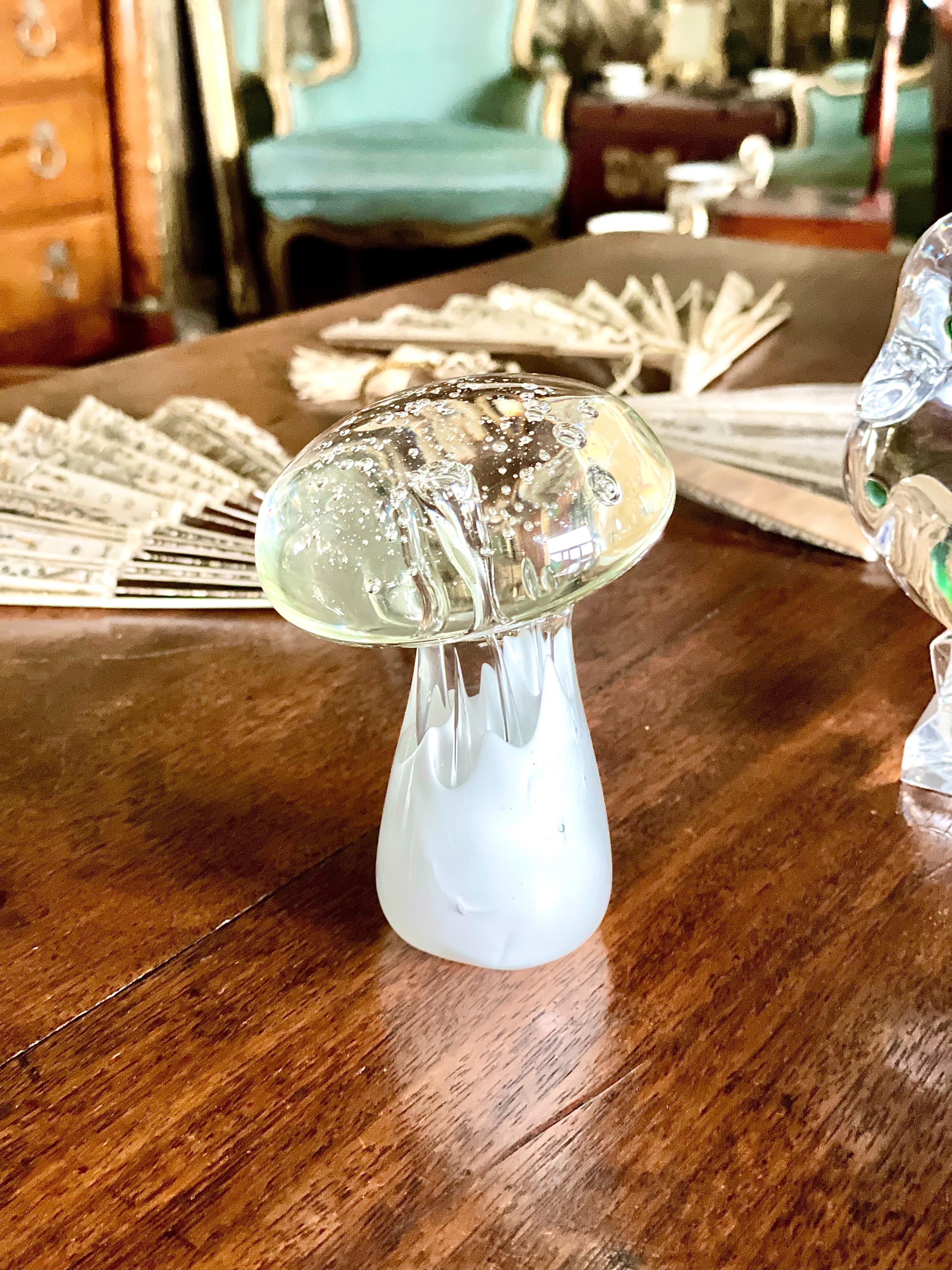 20th Century Murano Blown Glass Paperweight Mushroom For Sale 3