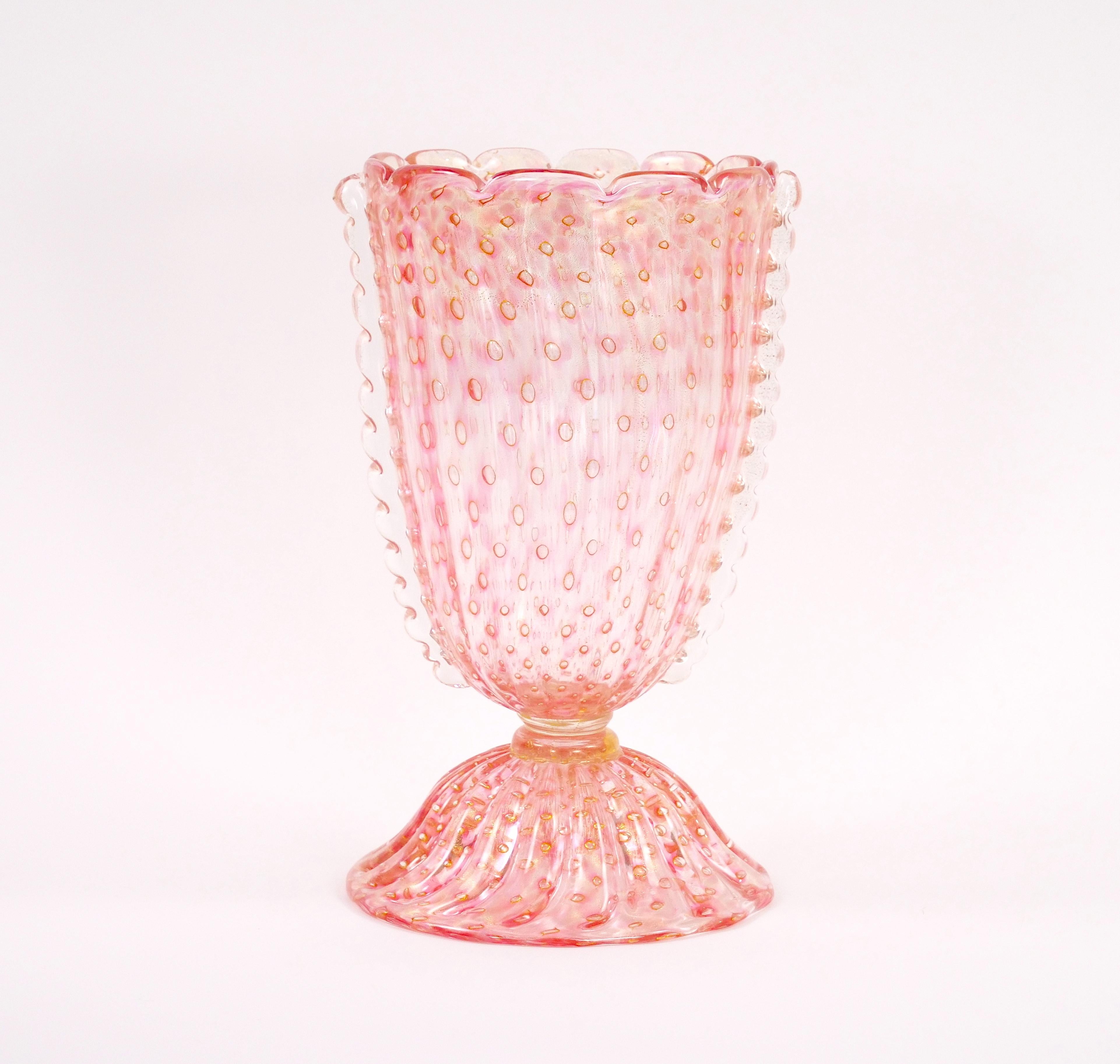 20th Century Murano Bullicante / Gold Infused Rose Color Glass Centerpiece Vase For Sale 8