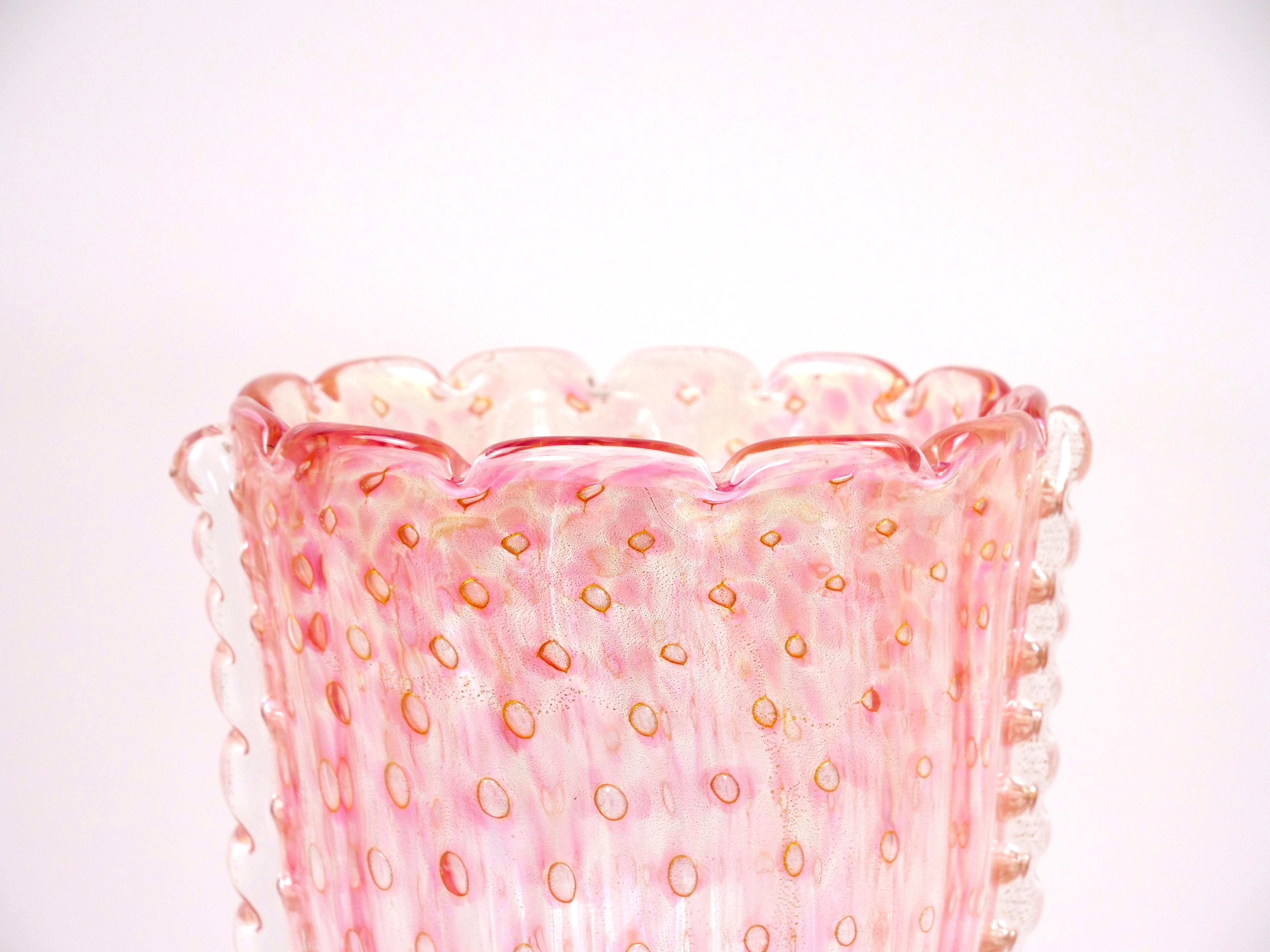 Hand-Crafted 20th Century Murano Bullicante / Gold Infused Rose Color Glass Centerpiece Vase For Sale