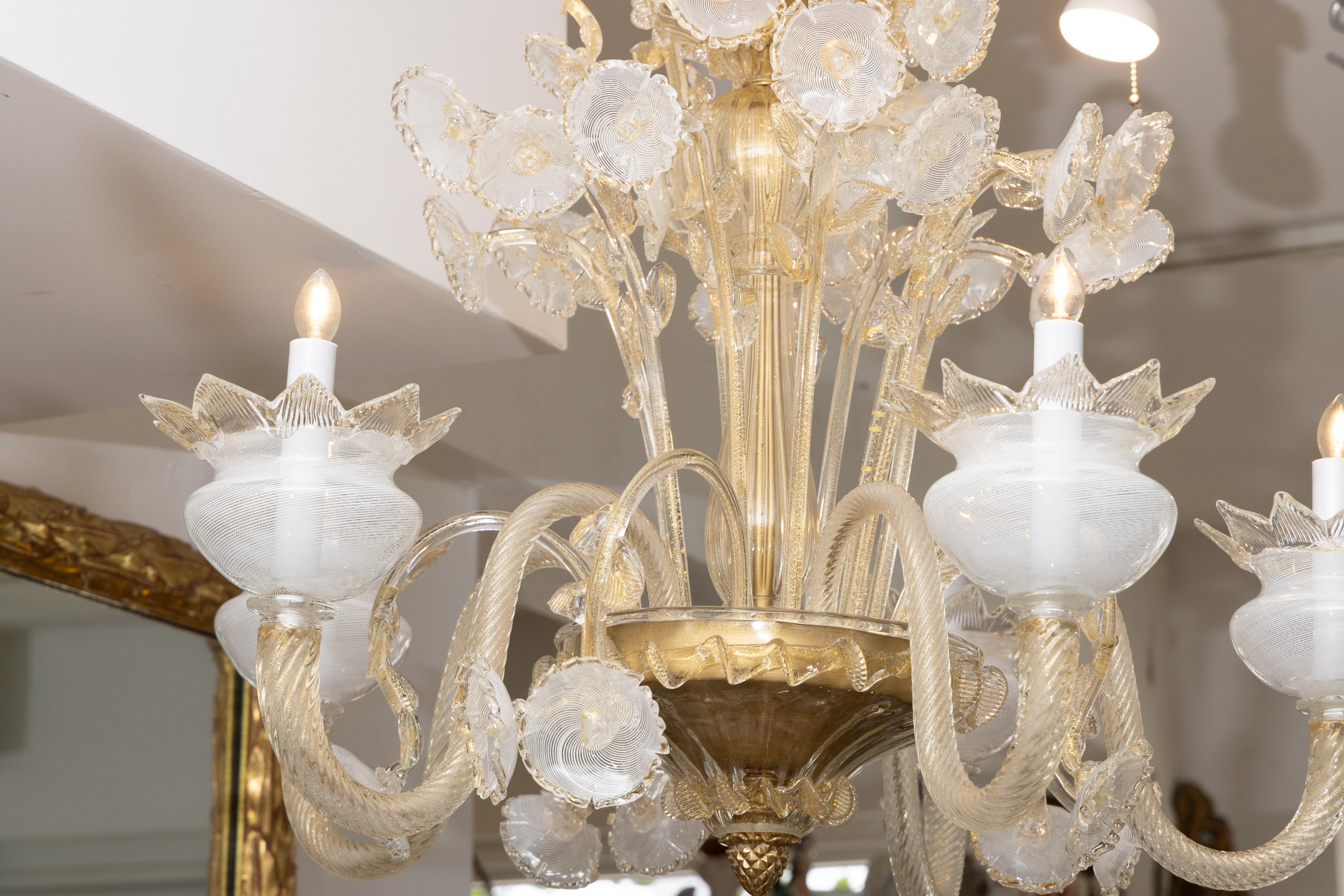 Autre Lustre à cinq lumières en verre de Murano du 20e siècle en vente
