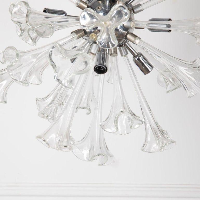 Mid-Century Modern Lampe suspendue en forme d'étoile de fleur de Murano du XXe siècle en vente