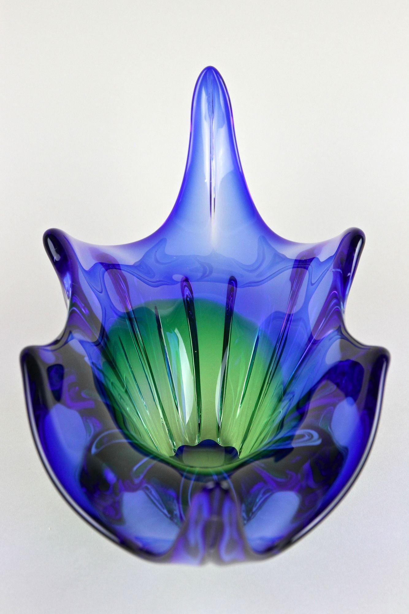 20th Century Murano Glass Bowl in Blue/ Green Tones - Mouthblown, IT ca. 1960/70 7