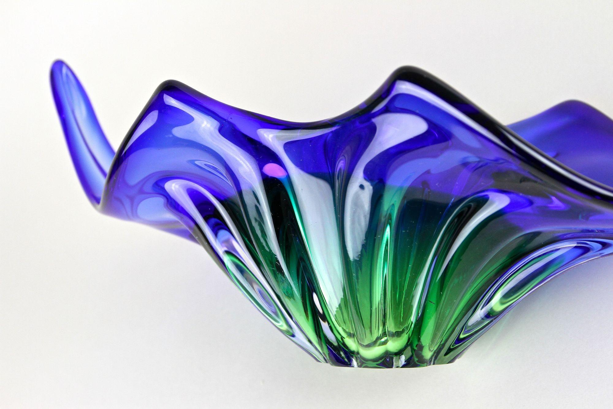 20th Century Murano Glass Bowl in Blue/ Green Tones - Mouthblown, IT ca. 1960/70 10