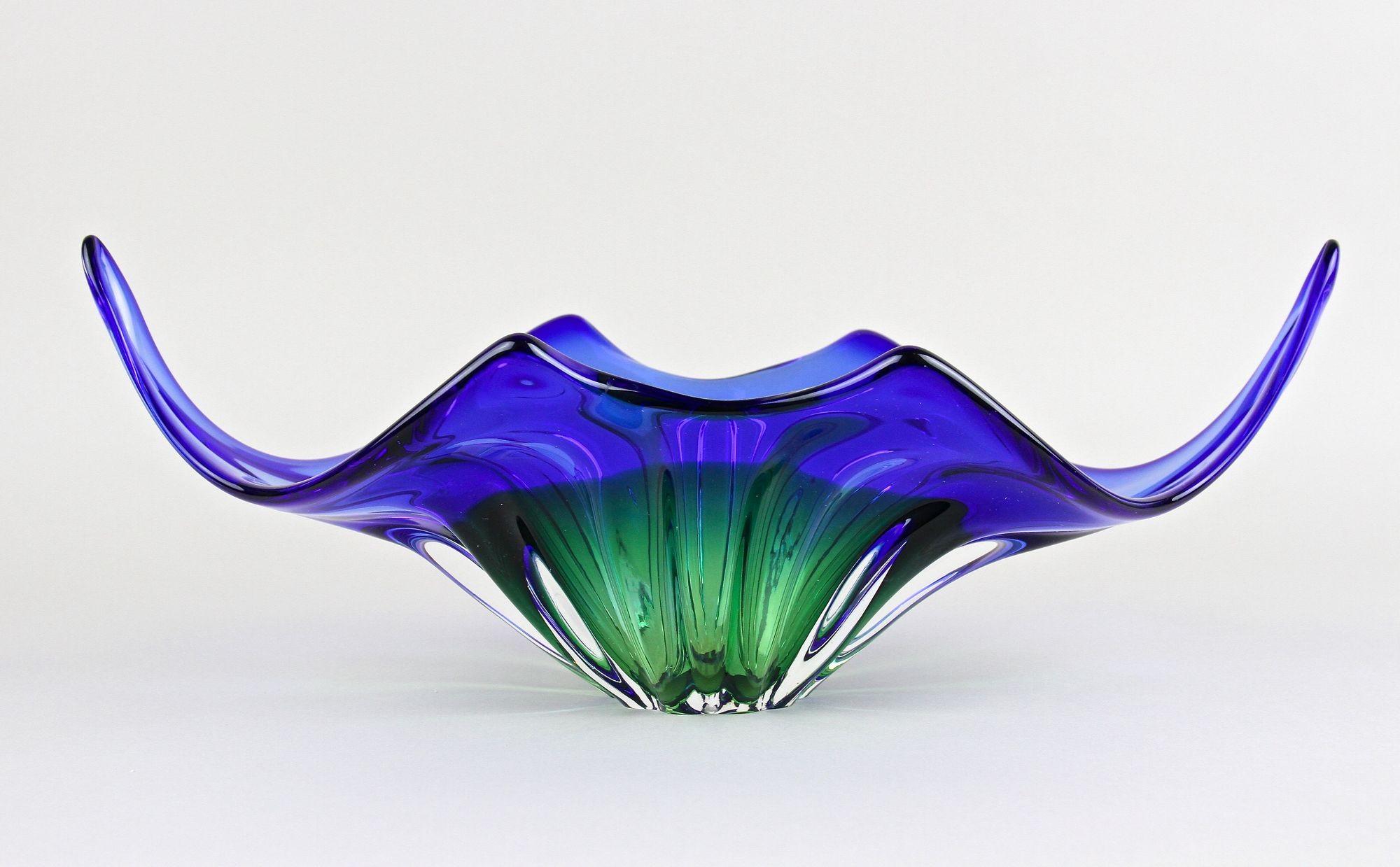 20th Century Murano Glass Bowl in Blue/ Green Tones - Mouthblown, IT ca. 1960/70 1