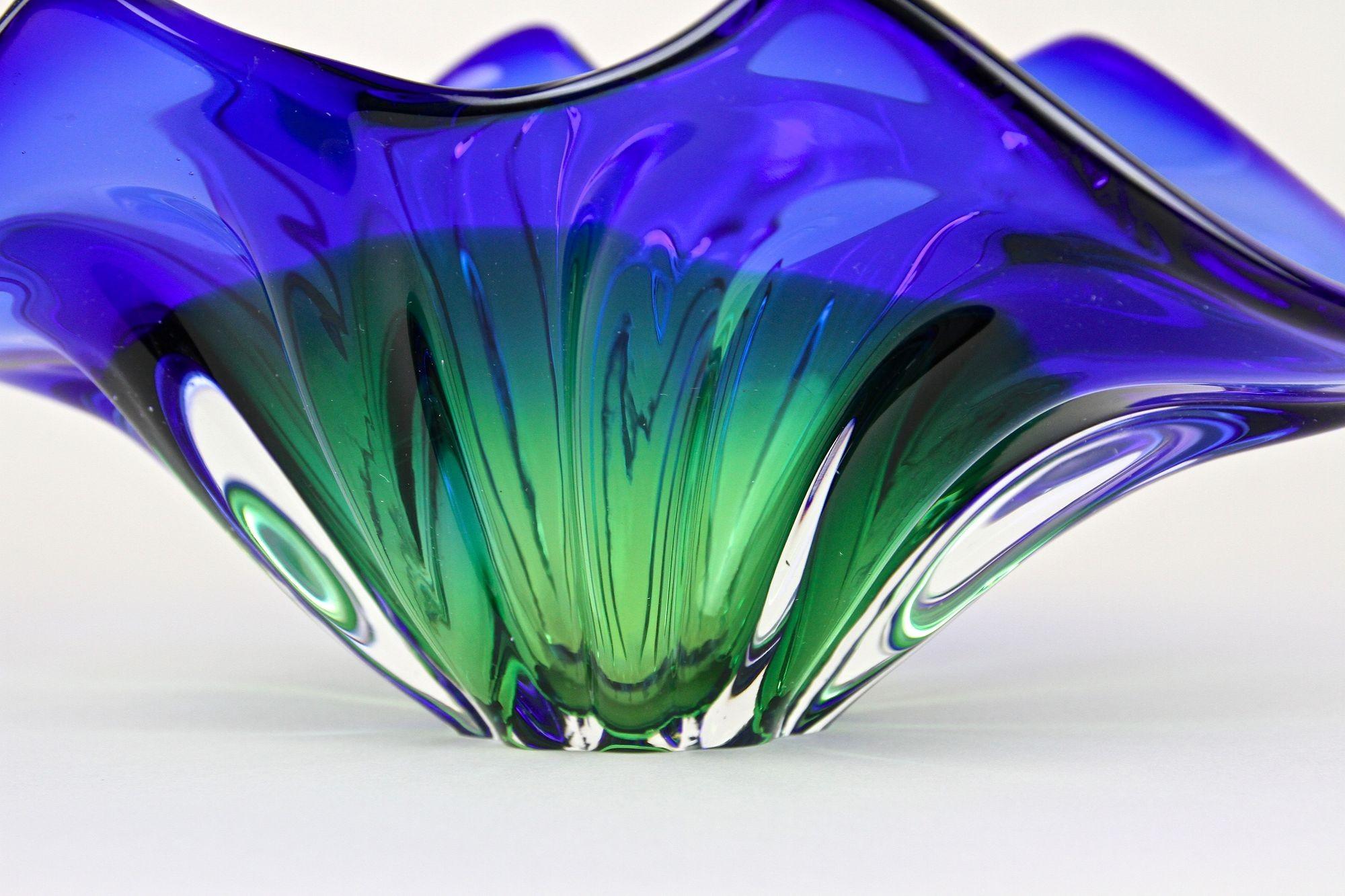 20th Century Murano Glass Bowl in Blue/ Green Tones - Mouthblown, IT ca. 1960/70 2
