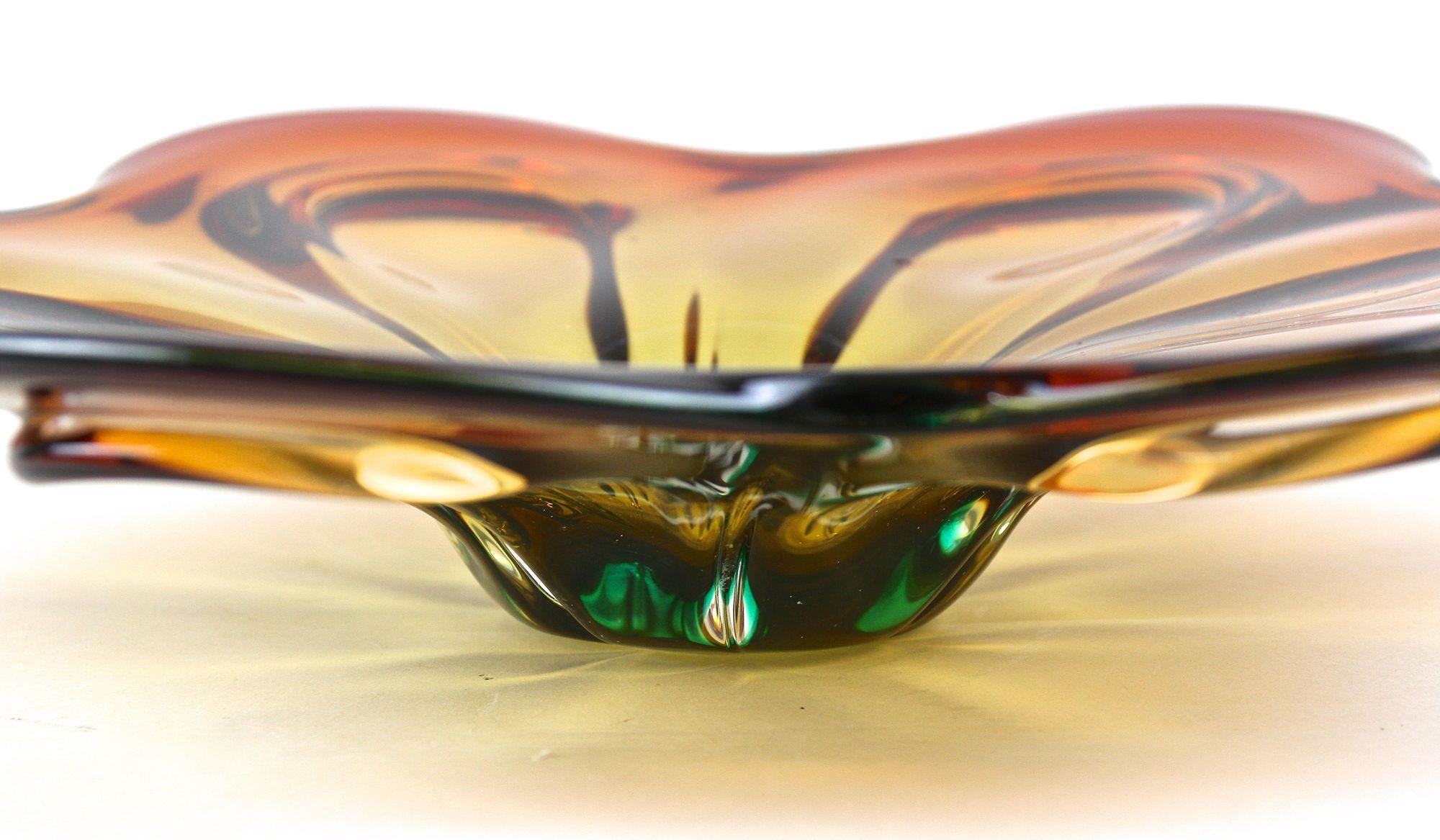 20th Century Murano Glass Centerpiece/ Bowl, Red/ Amber Colored, IT ca. 1970 For Sale 8