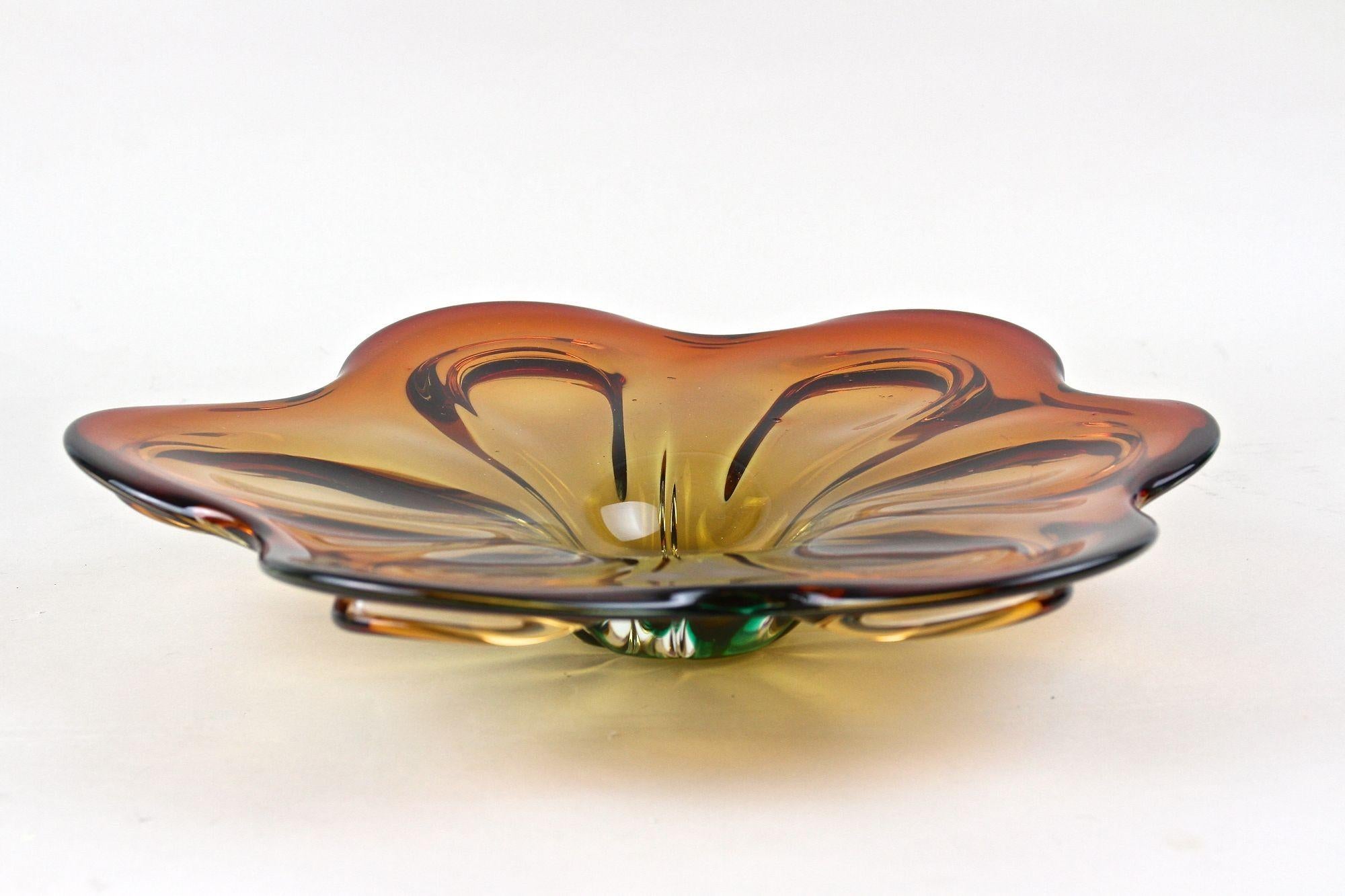 20th Century Murano Glass Centerpiece/ Bowl, Red/ Amber Colored, IT ca. 1970 For Sale 10
