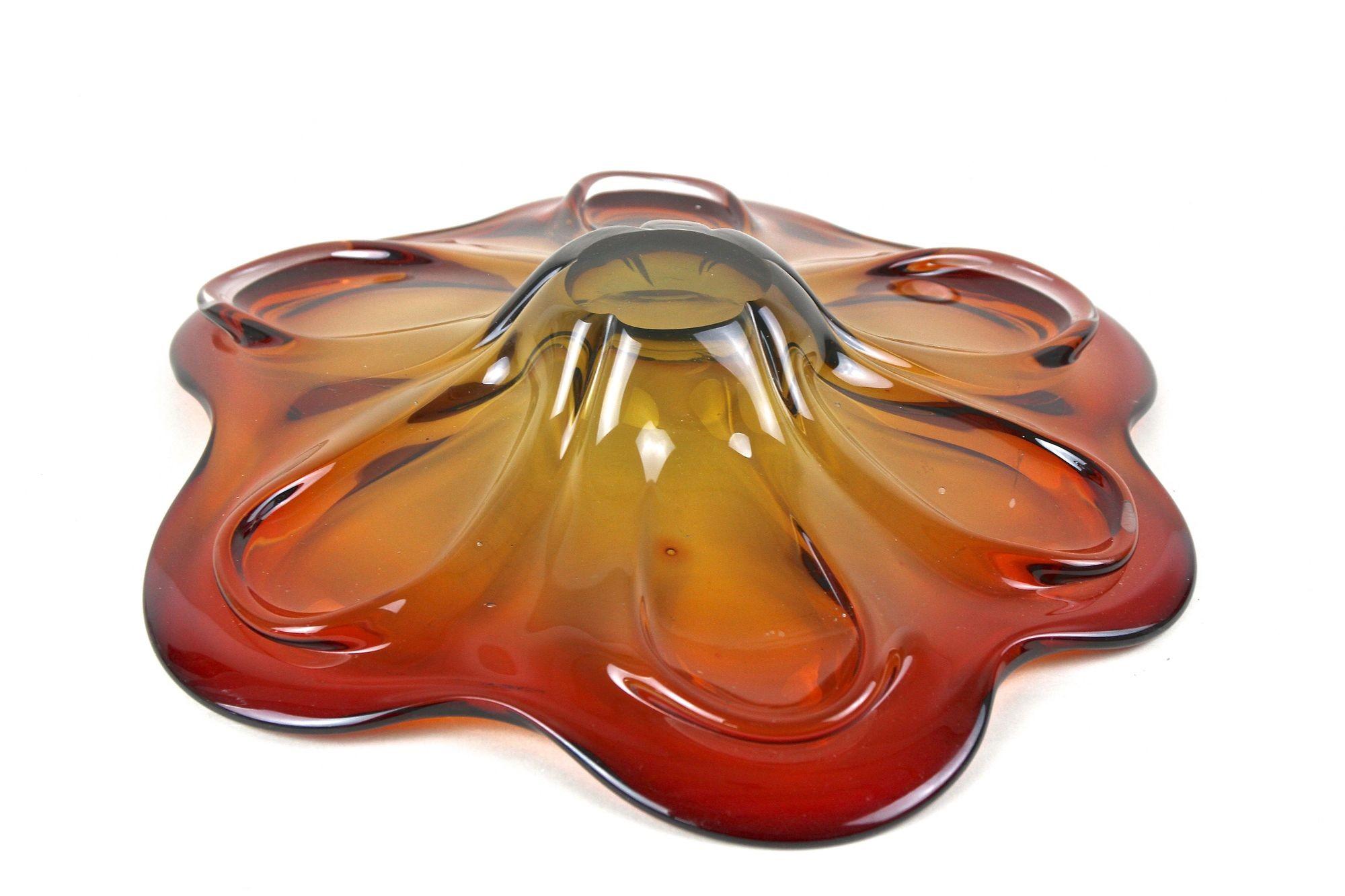 20th Century Murano Glass Centerpiece/ Bowl, Red/ Amber Colored, IT ca. 1970 For Sale 2