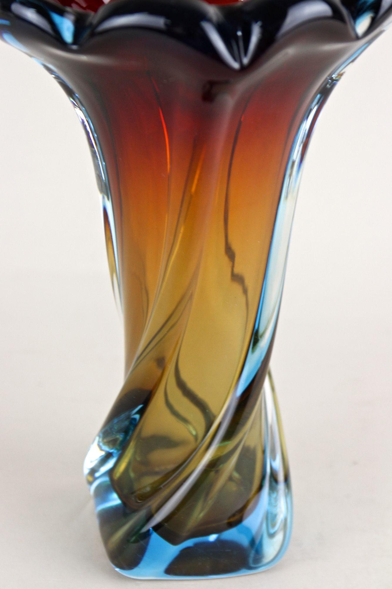 Murano-Glasvase des 20. Jahrhunderts - Bernstein/Dunkelrot/Blau, Mitte des Jahrhunderts, IT ca. 1960 im Angebot 8