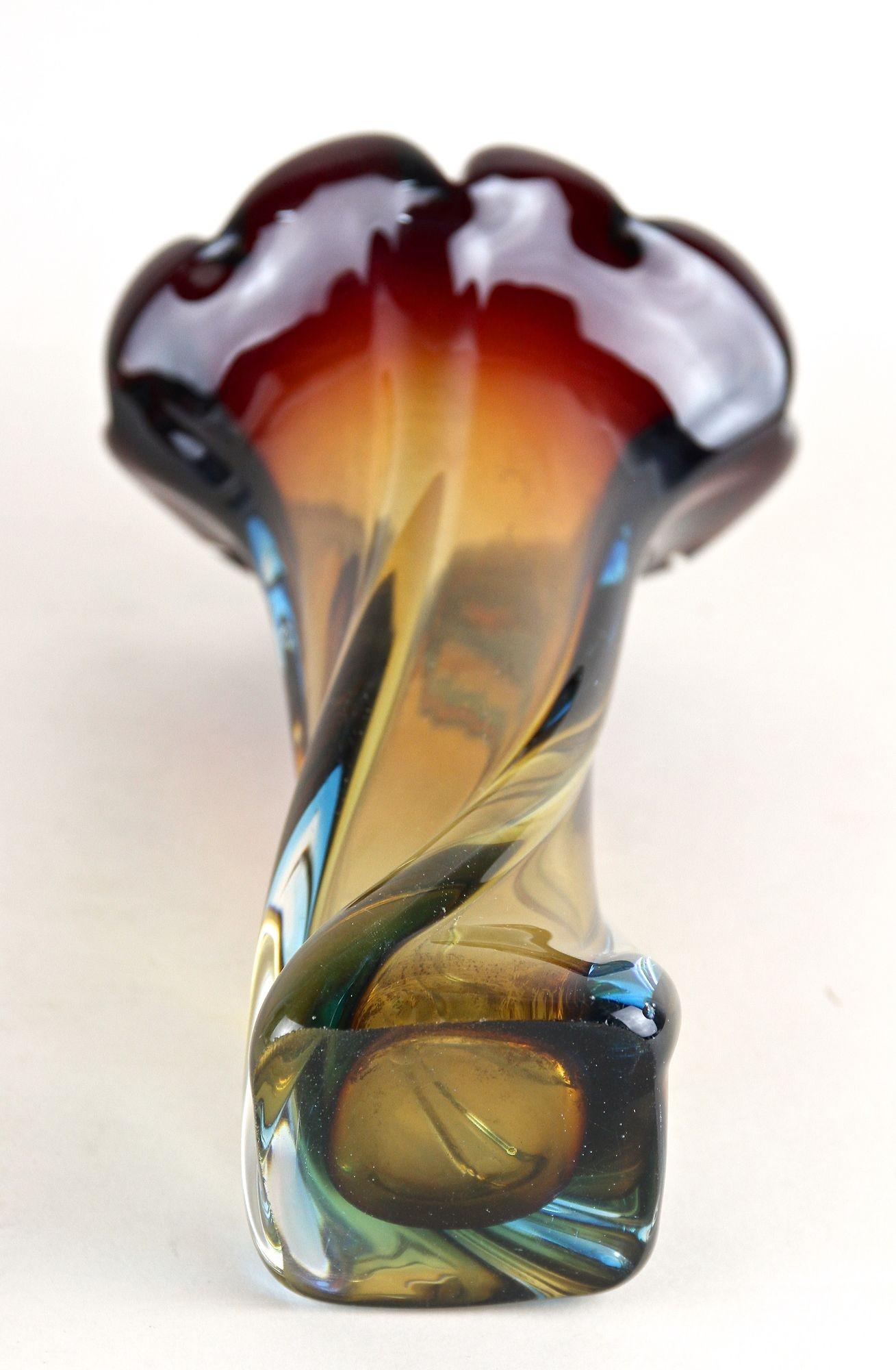 Murano-Glasvase des 20. Jahrhunderts - Bernstein/Dunkelrot/Blau, Mitte des Jahrhunderts, IT ca. 1960 im Angebot 12