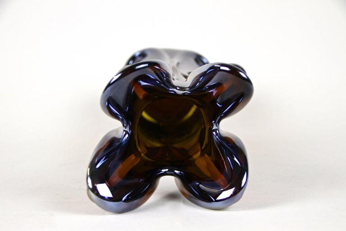 Vase en verre de Murano du 20e siècle avec effet chromé irisé, IT circa 1970 en vente 7