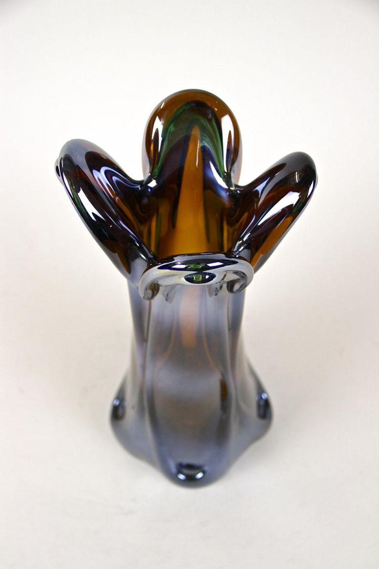 Vase en verre de Murano du 20e siècle avec effet chromé irisé, IT circa 1970 en vente 13