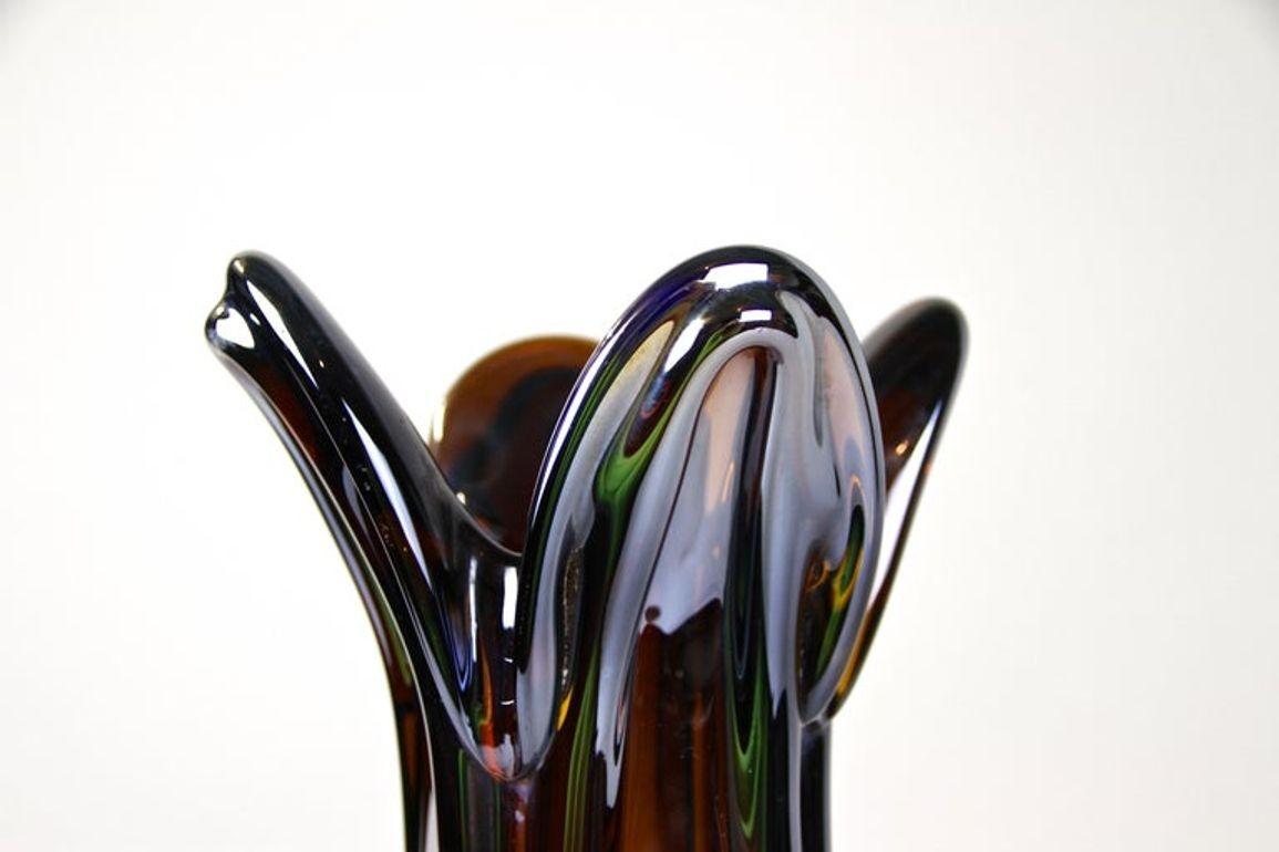 Vase en verre de Murano du 20e siècle avec effet chromé irisé, IT circa 1970 Bon état - En vente à Lichtenberg, AT