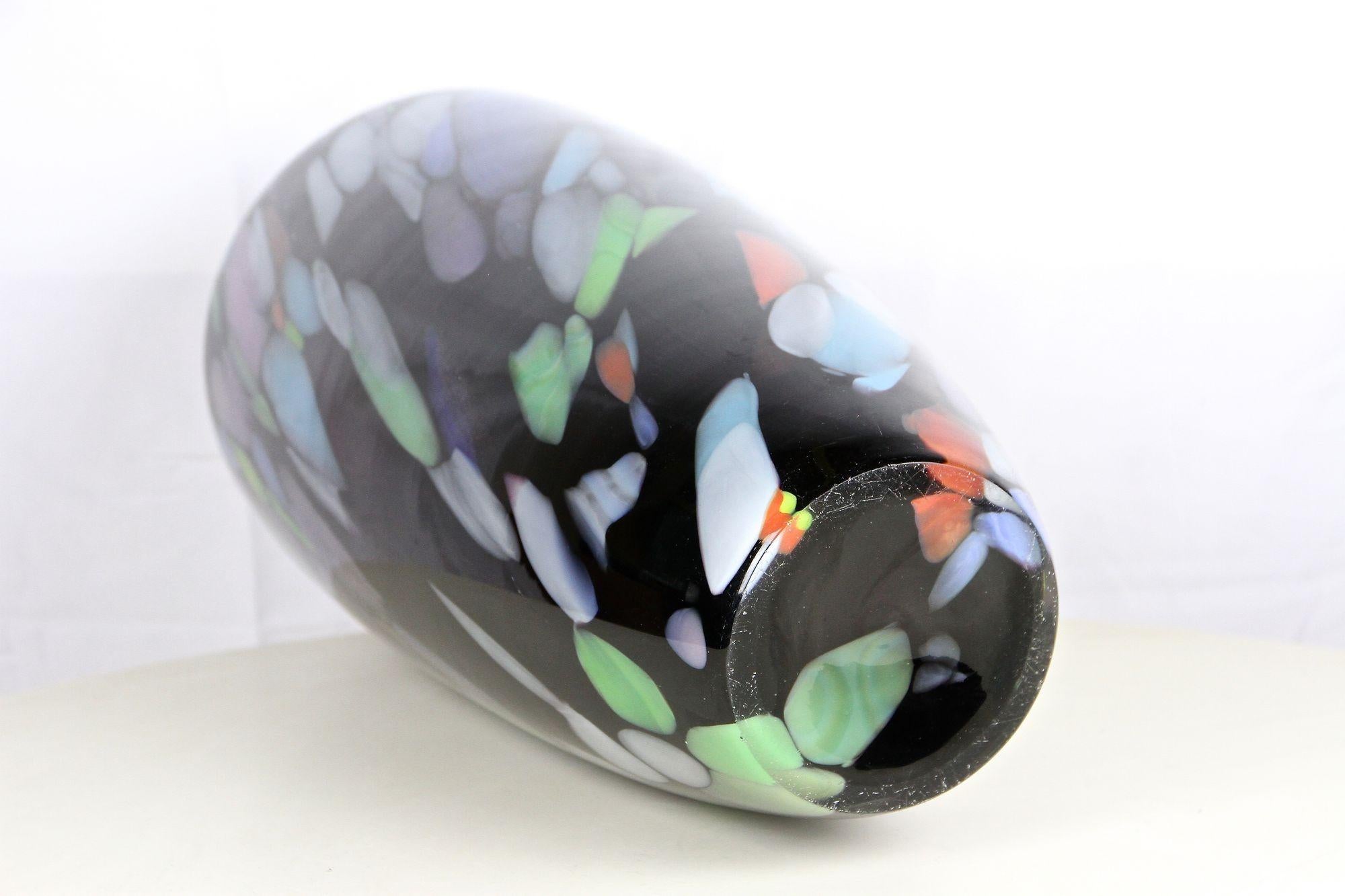 20th Century Murano Glass Vase With Spots Of Colors, Italy circa 1975 For Sale 6