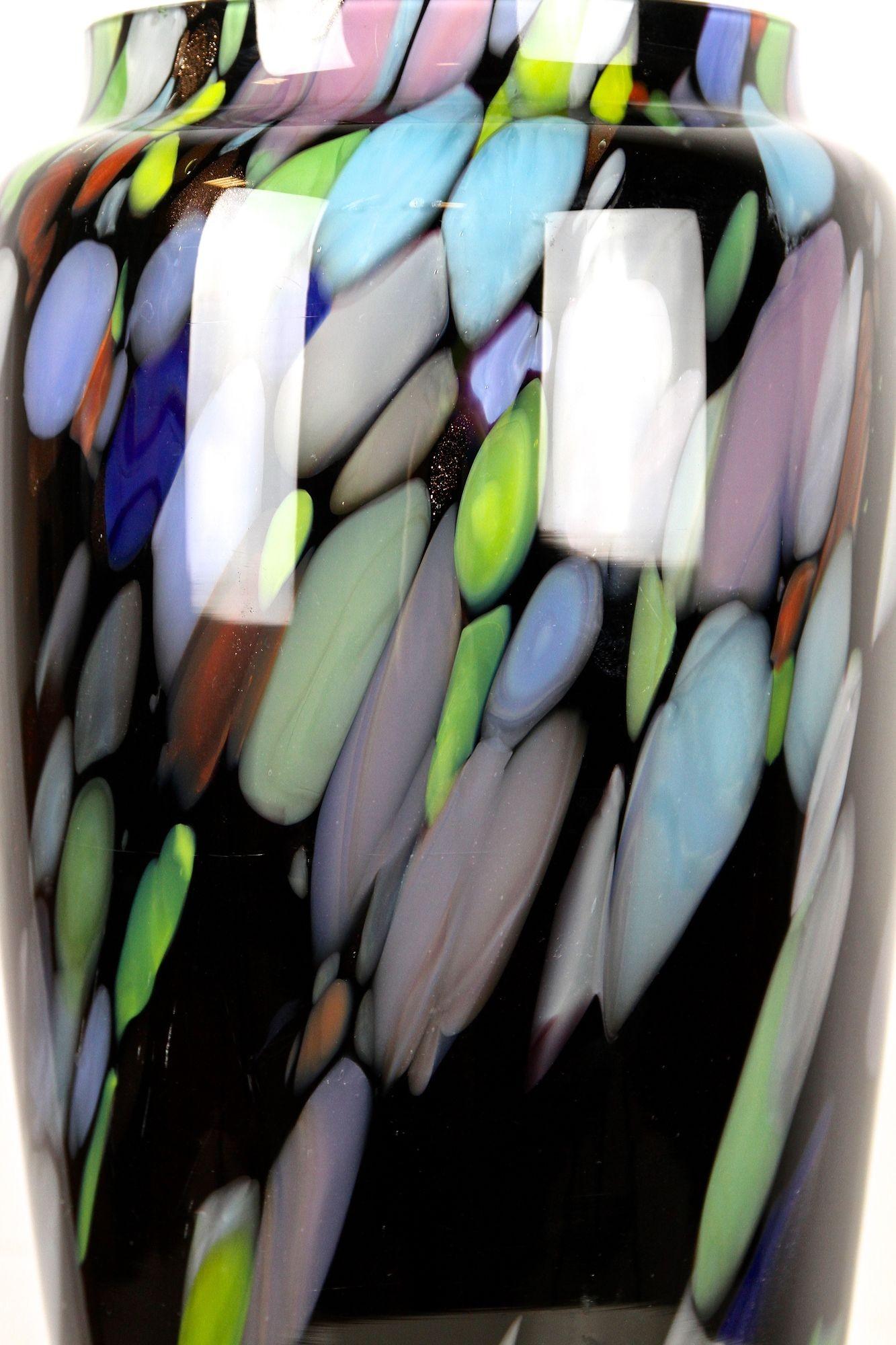 20th Century Murano Glass Vase With Spots Of Colors, Italy circa 1975 In Good Condition For Sale In Lichtenberg, AT