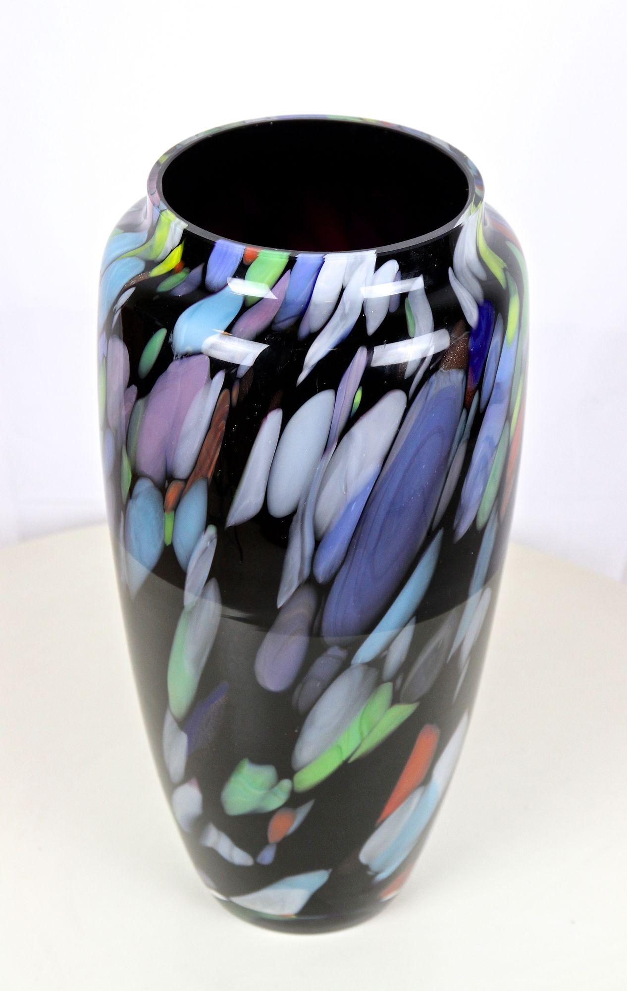 20th Century Murano Glass Vase With Spots Of Colors, Italy circa 1975 For Sale 1